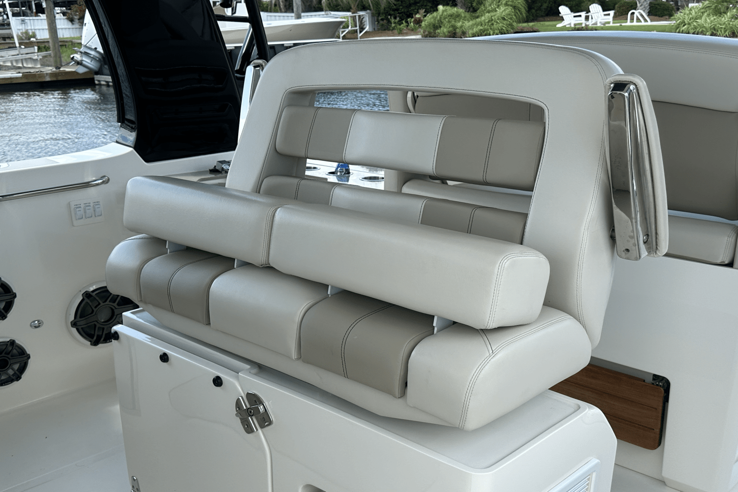 2023 Boston Whaler 350 REALM Image Thumbnail #12
