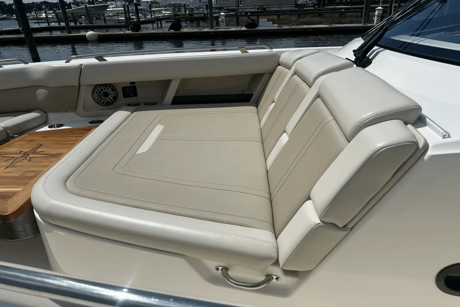 2023 Boston Whaler 350 REALM Image Thumbnail #6