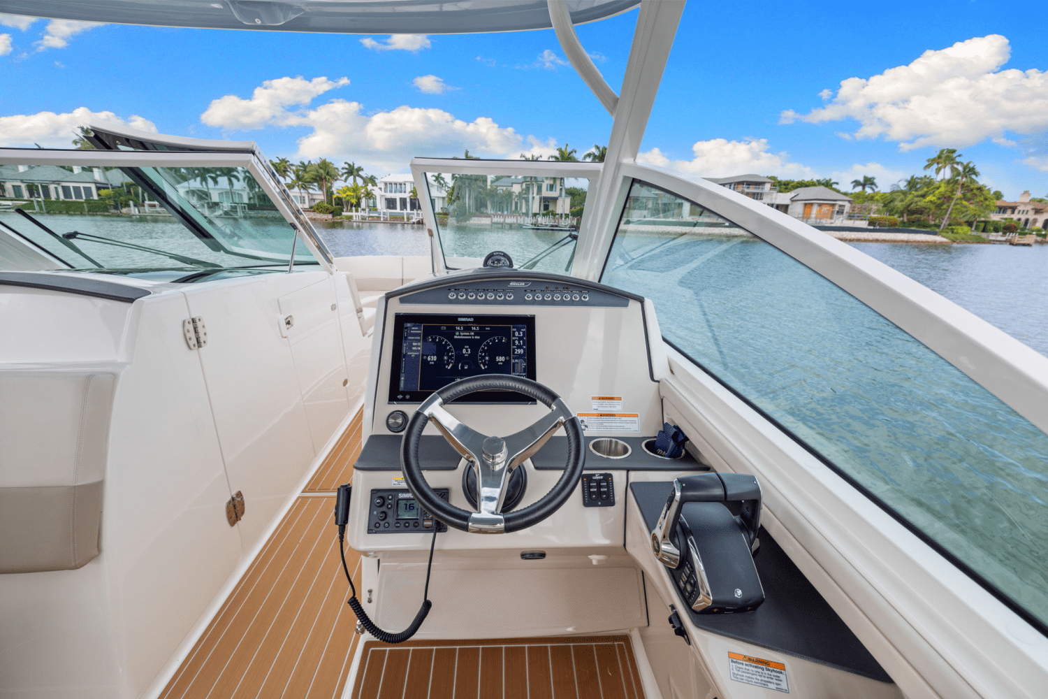 2023 Boston Whaler 320 VANTAGE Image Thumbnail #28