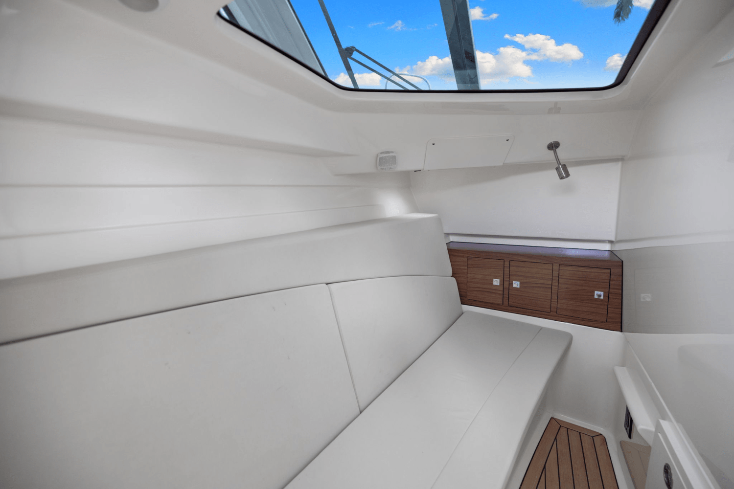 2023 Boston Whaler 320 VANTAGE Image Thumbnail #47