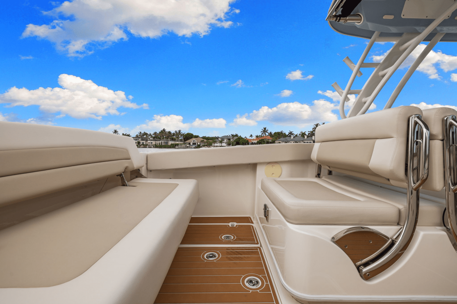 2023 Boston Whaler 320 VANTAGE Image Thumbnail #12