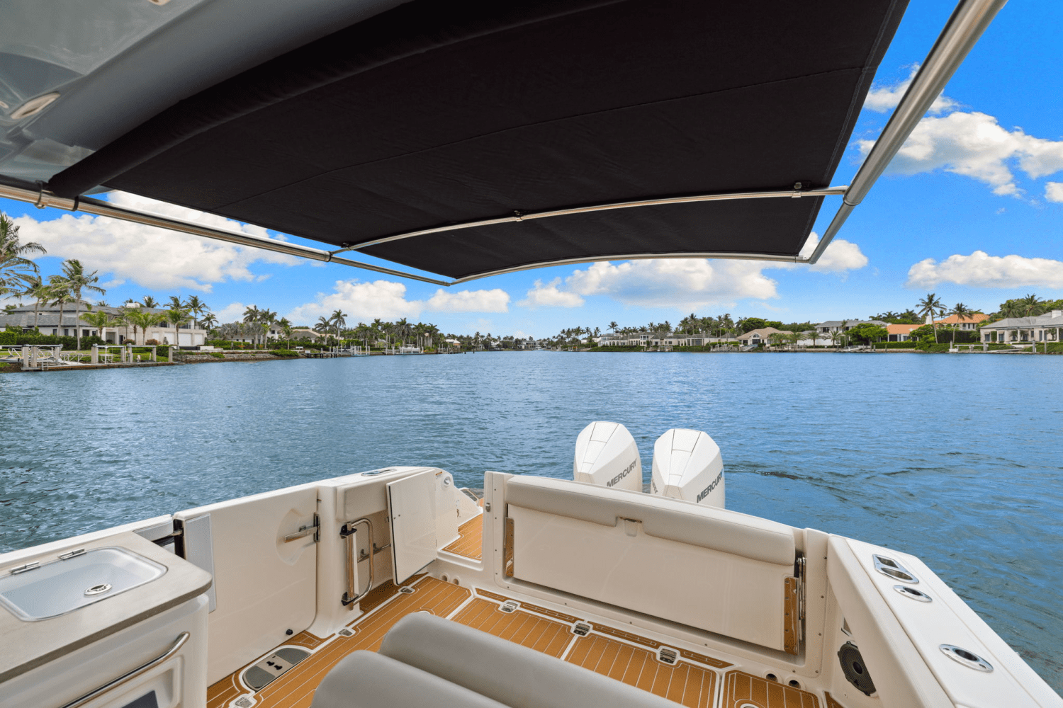 2023 Boston Whaler 320 VANTAGE Image Thumbnail #43