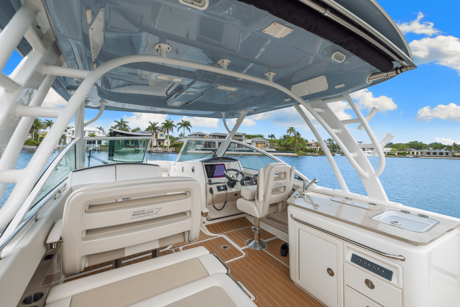 2023 Boston Whaler 320 VANTAGE Image Thumbnail #20