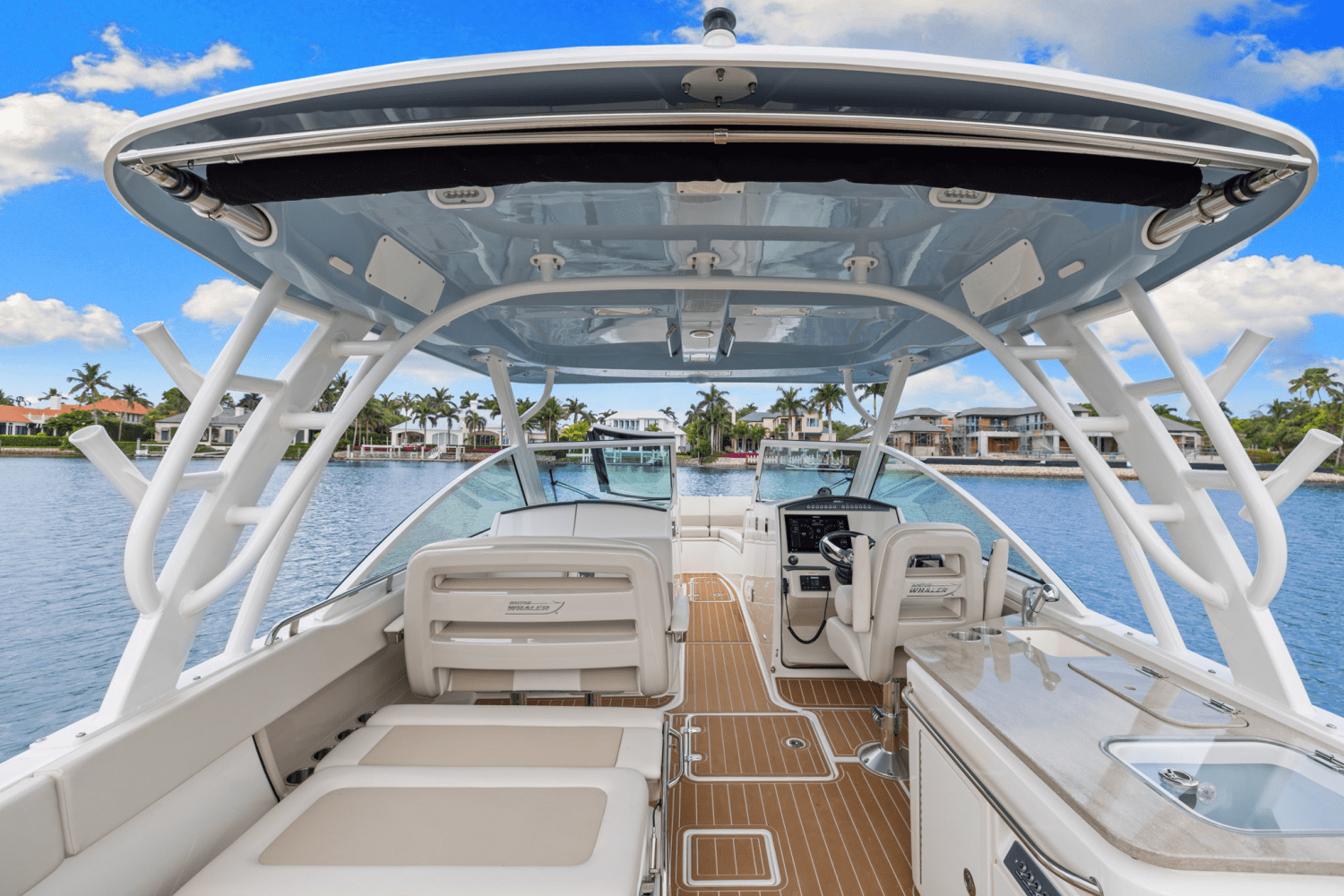 2023 Boston Whaler 320 VANTAGE Image Thumbnail #18