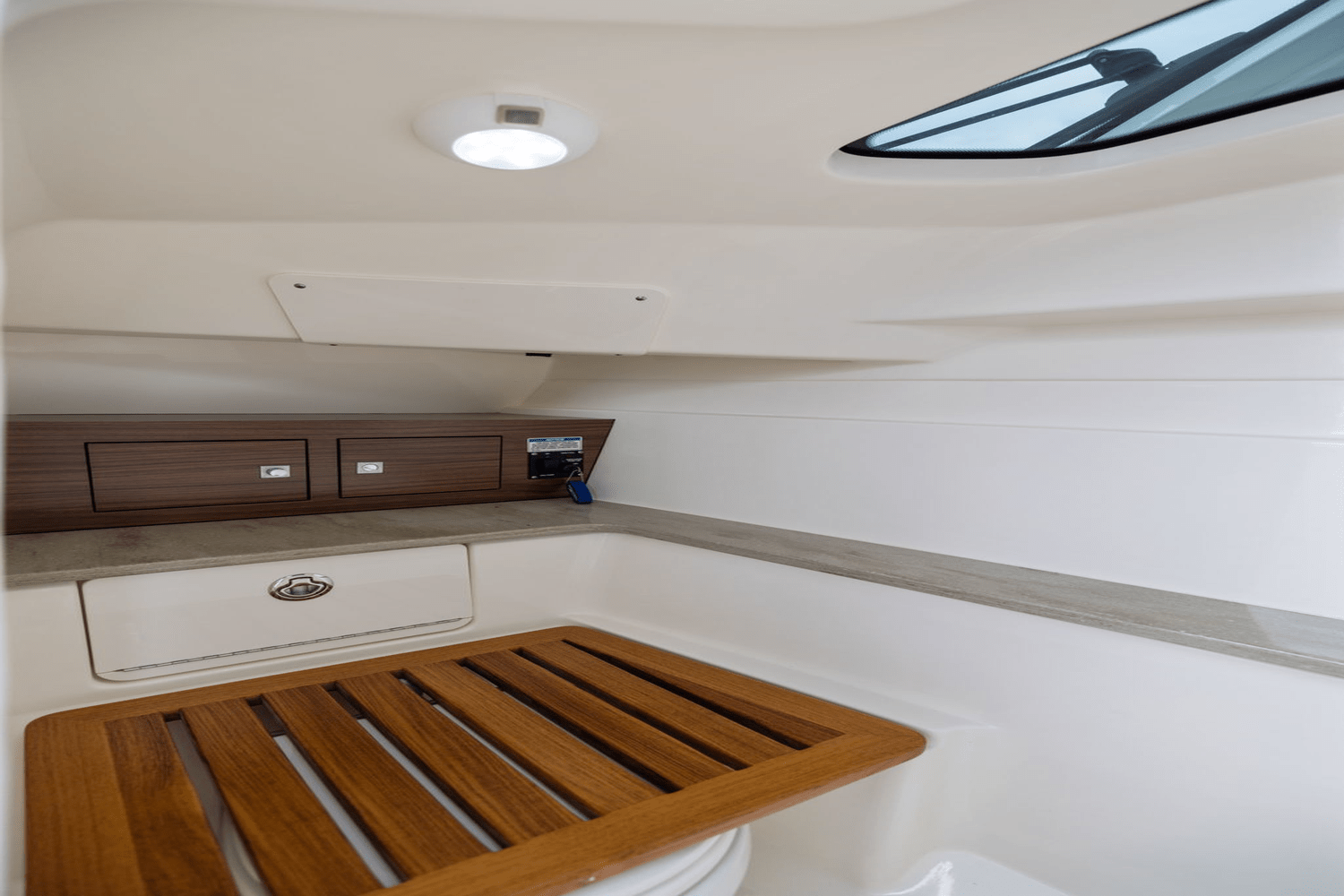 2023 Boston Whaler 320 VANTAGE Image Thumbnail #50