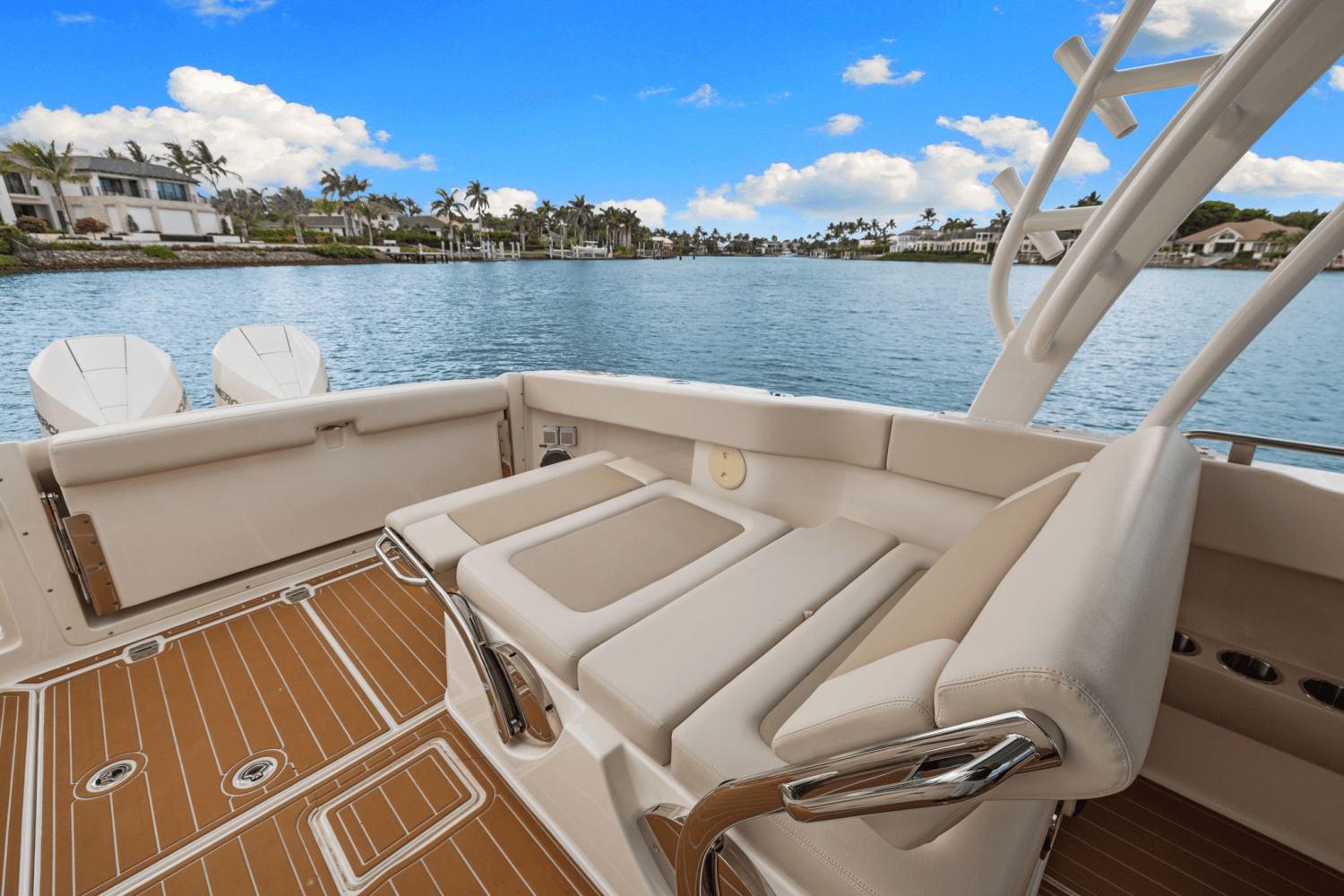 2023 Boston Whaler 320 VANTAGE Image Thumbnail #15