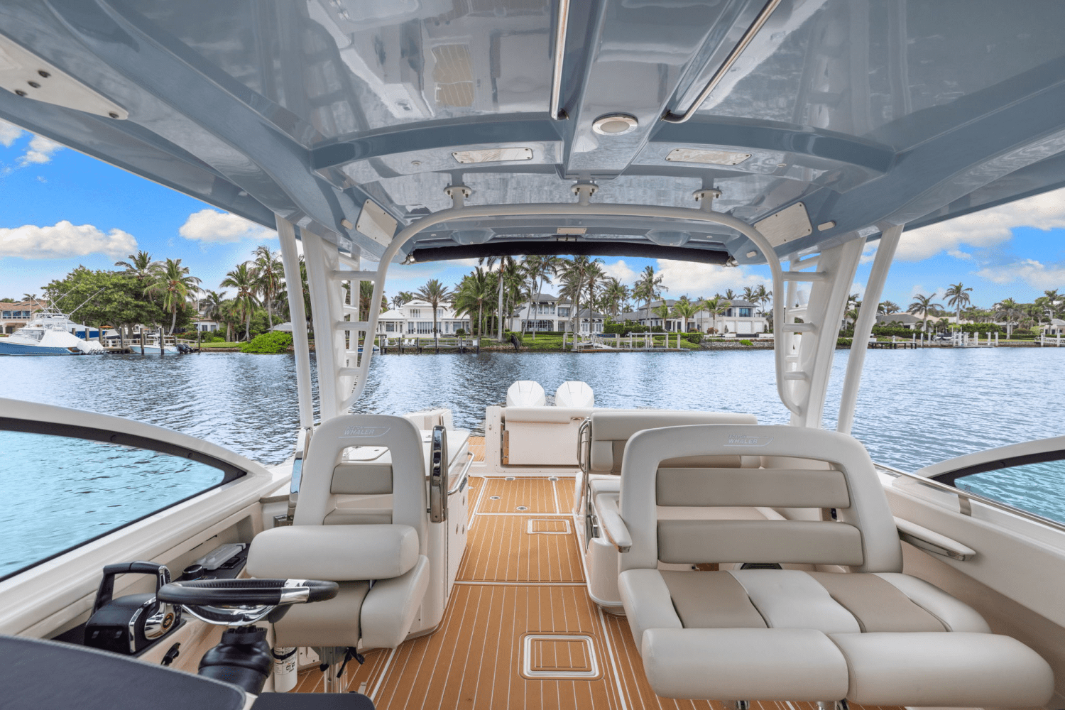 2023 Boston Whaler 320 VANTAGE Image Thumbnail #24