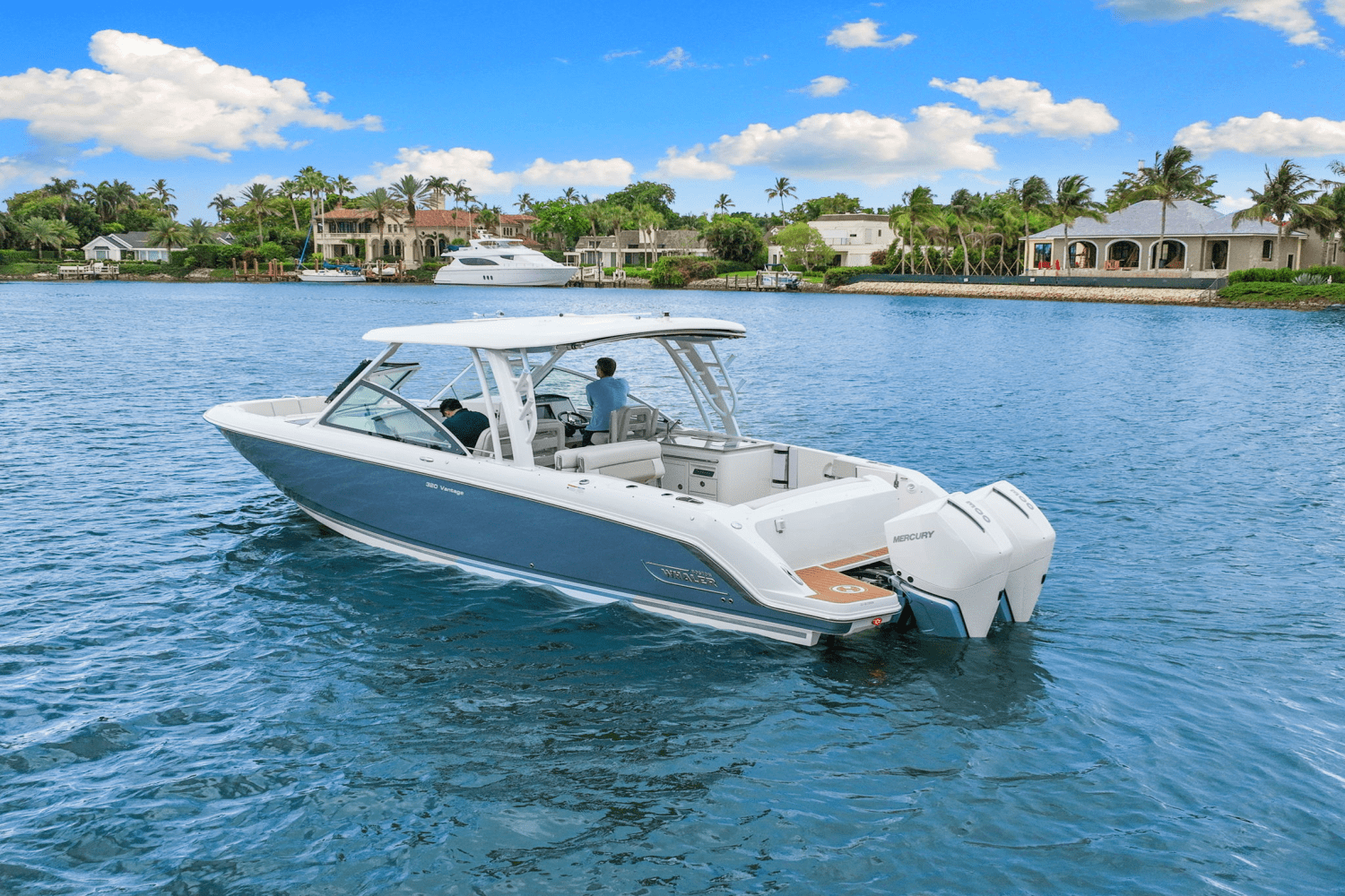 2023 Boston Whaler 320 VANTAGE Image Thumbnail #54