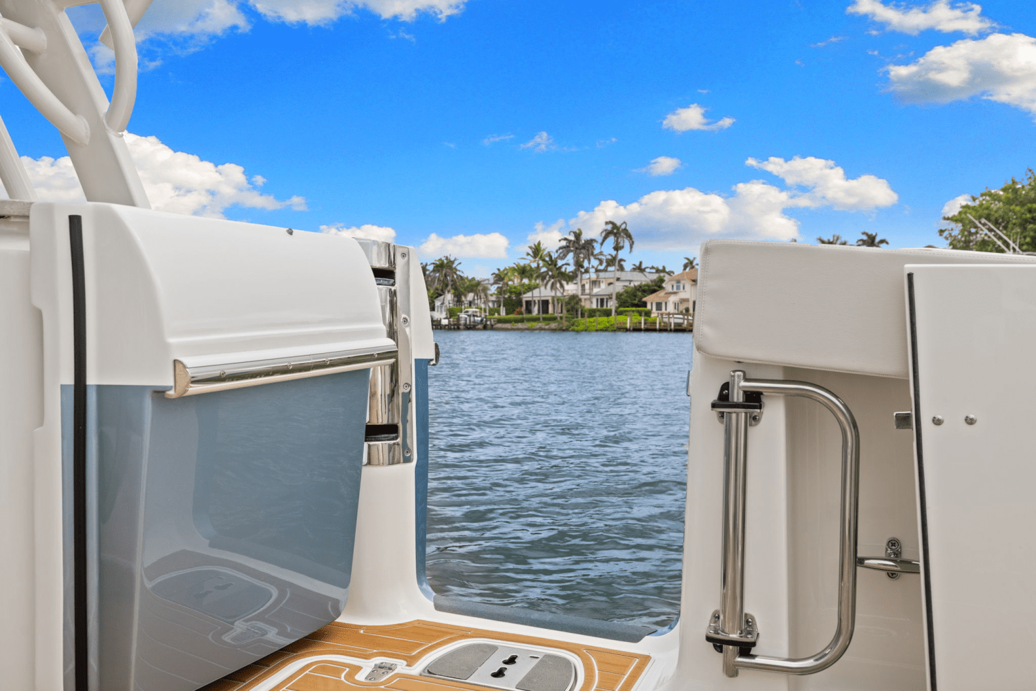 2023 Boston Whaler 320 VANTAGE Image Thumbnail #46