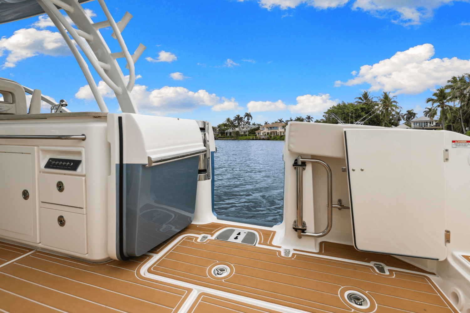 2023 Boston Whaler 320 VANTAGE Image Thumbnail #45