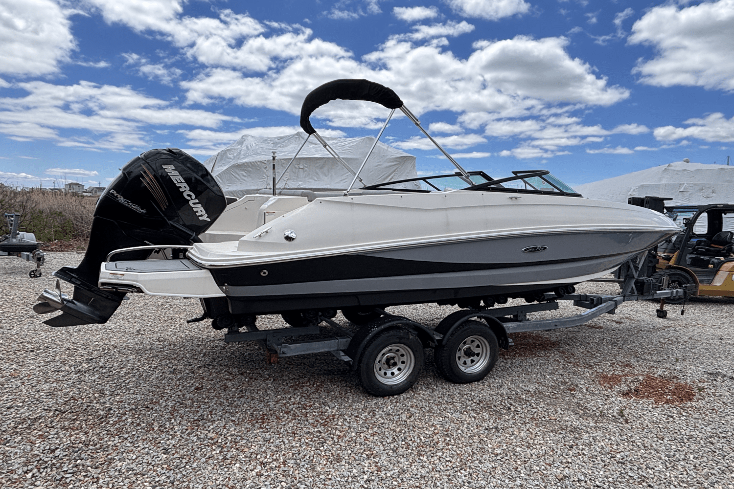 2016 Sea Ray 240 SUNDECK OUTBOARD Image Thumbnail #2