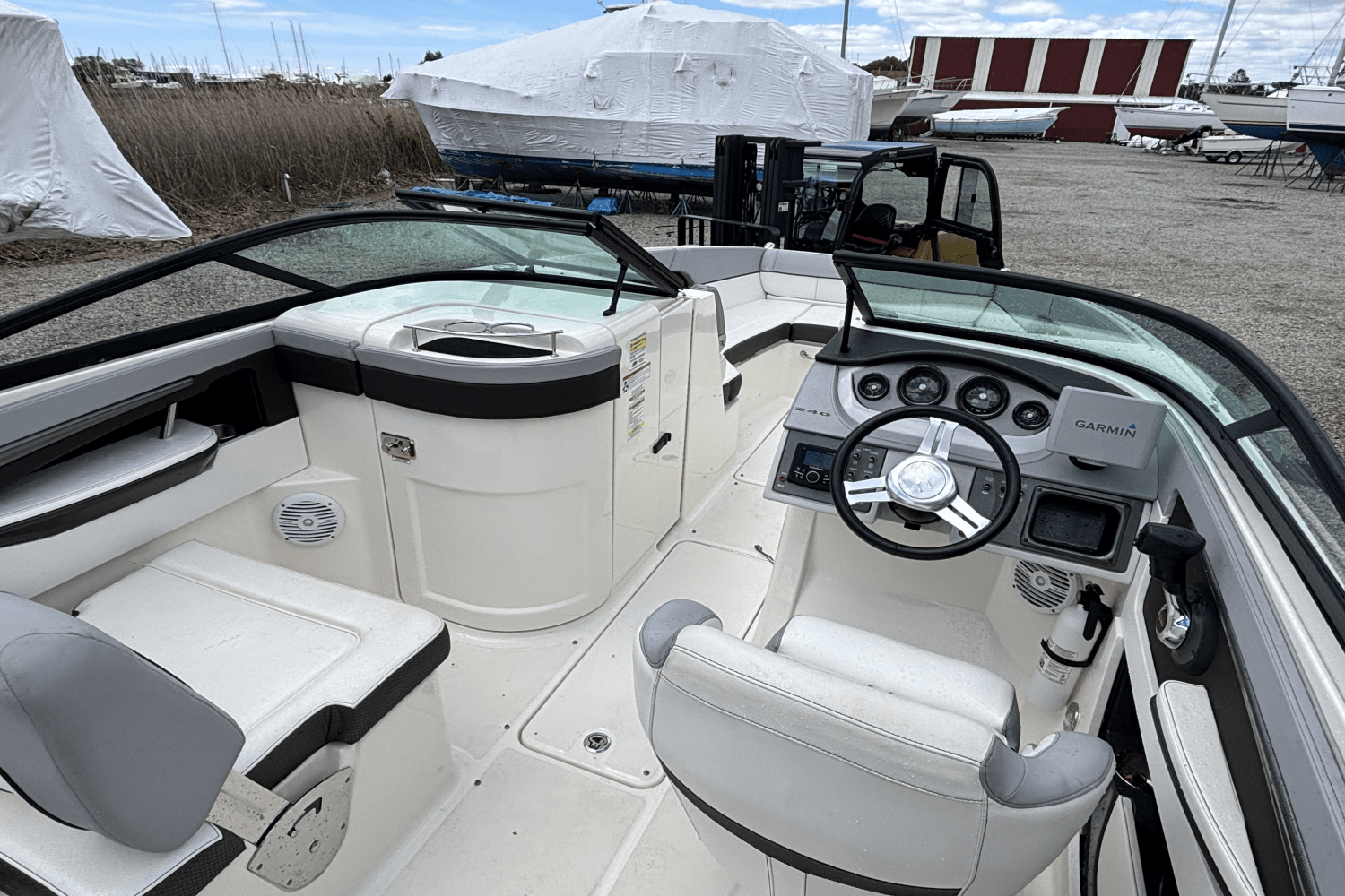 2016 Sea Ray 240 SUNDECK OUTBOARD Image Thumbnail #11
