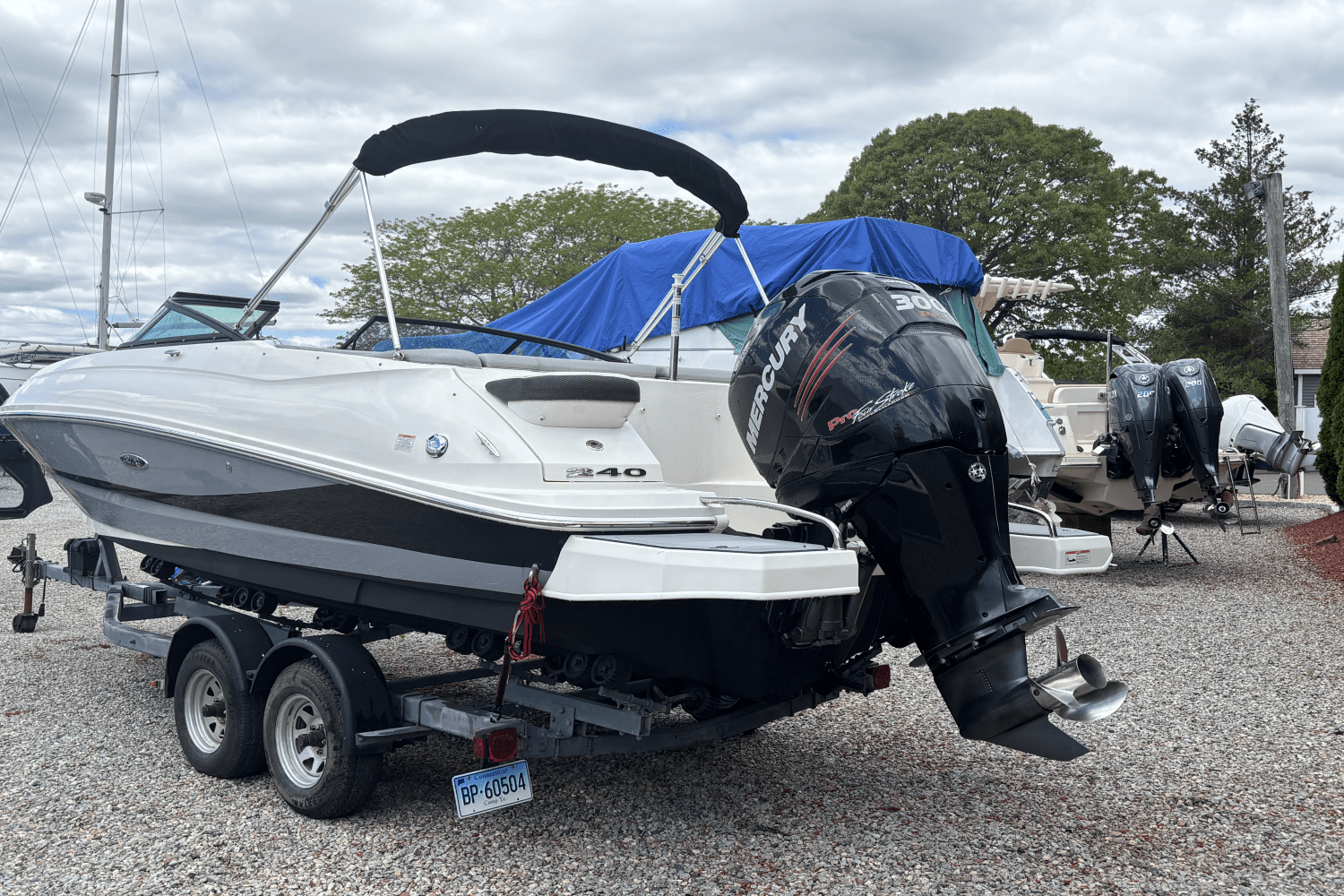 2016 Sea Ray 240 SUNDECK OUTBOARD Image Thumbnail #1