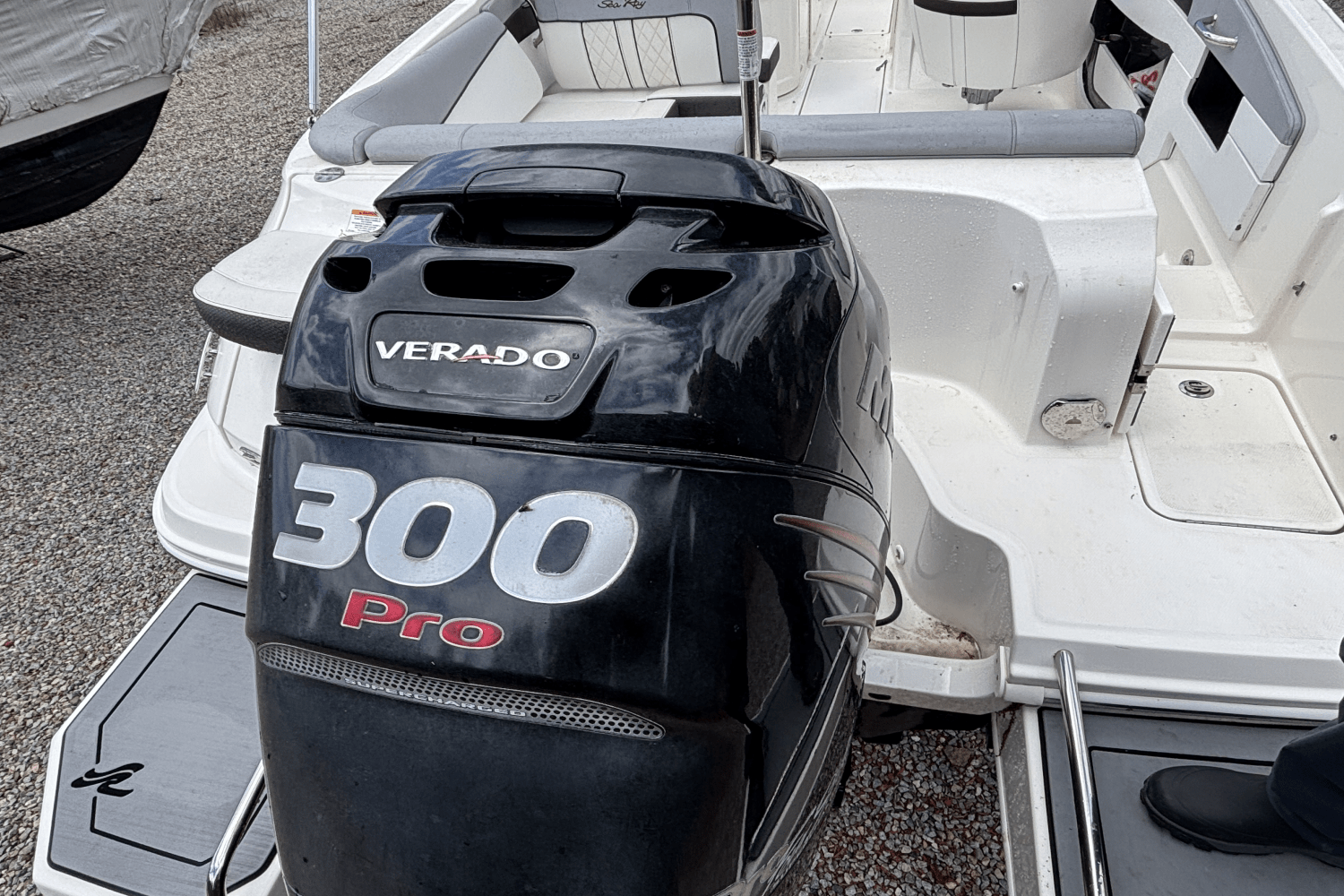2016 Sea Ray 240 SUNDECK OUTBOARD Image Thumbnail #5