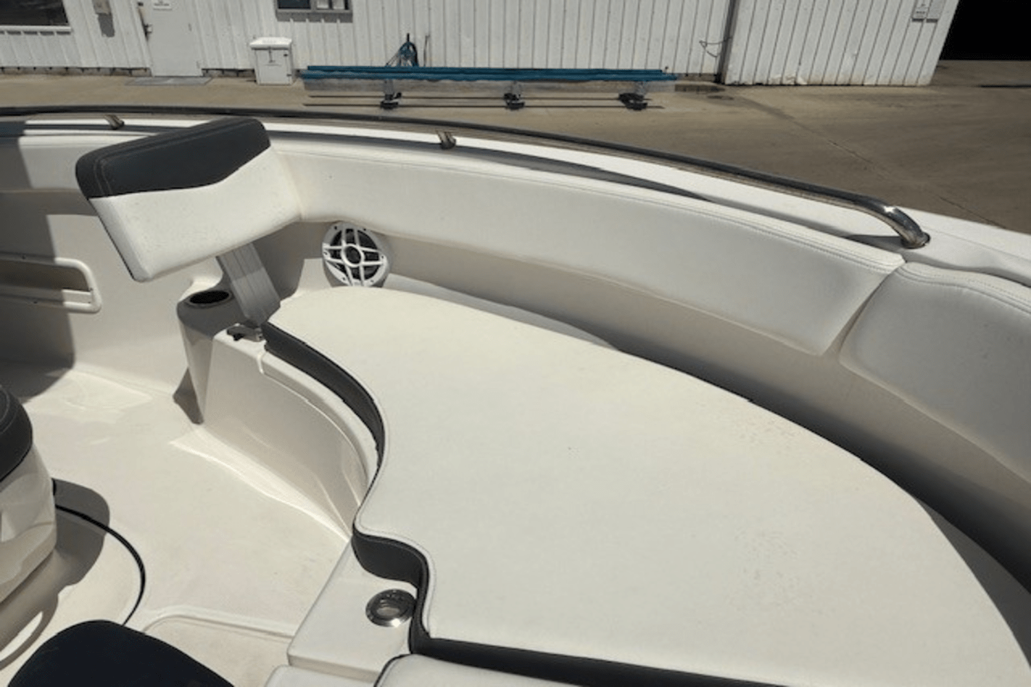2022 Robalo R222 Image Thumbnail #20