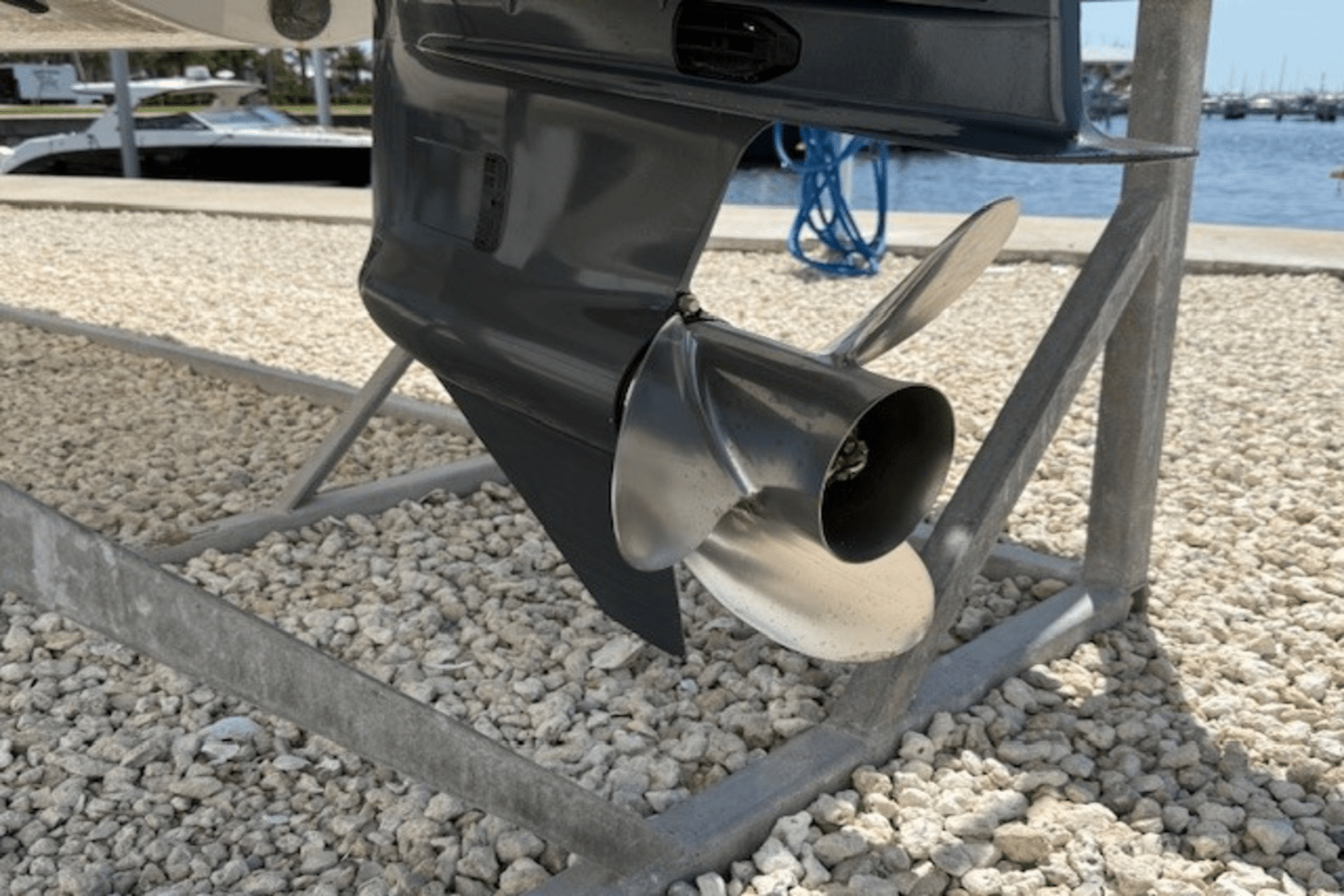 2022 Robalo R222 Image Thumbnail #12