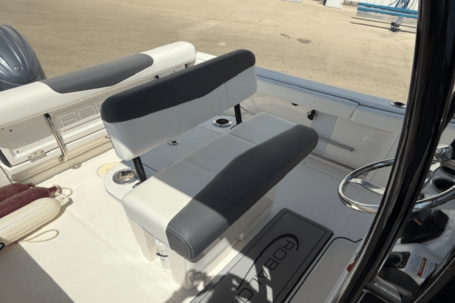 2022 Robalo R222 Image Thumbnail #5