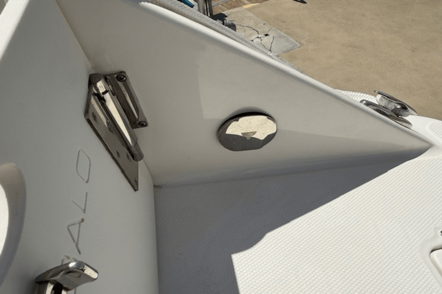 2022 Robalo R222 Image Thumbnail #15