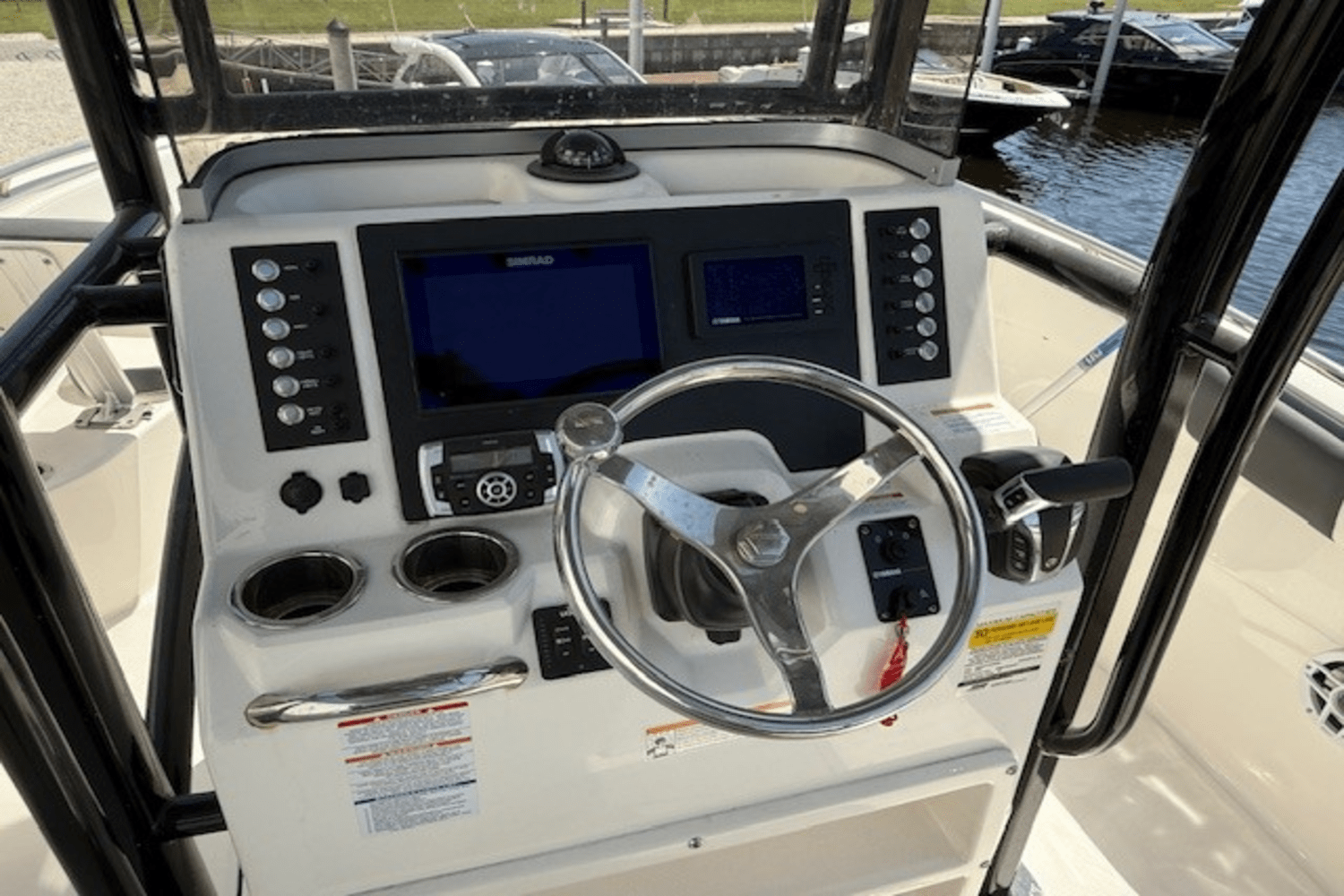 2022 Robalo R222 Image Thumbnail #10