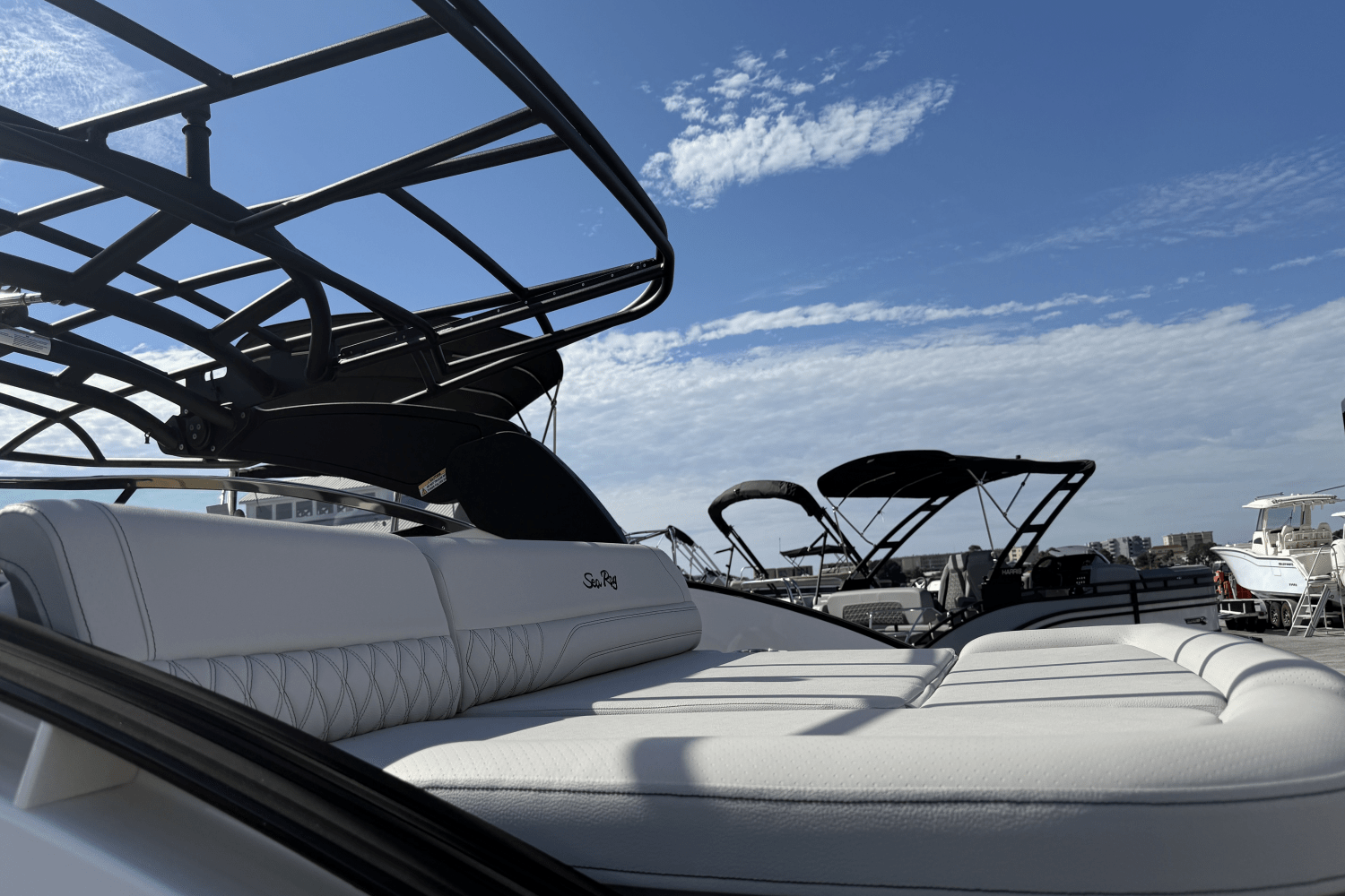 2026 Sea Ray SLX 260 Outboard Image Thumbnail #27
