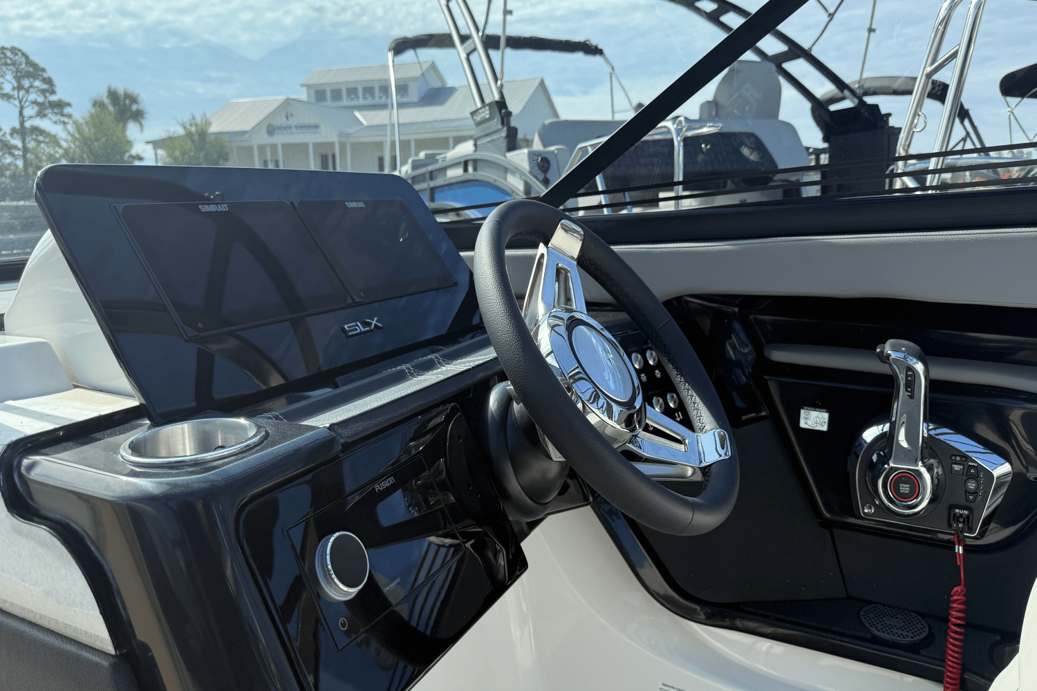2026 Sea Ray SLX 260 Outboard Image Thumbnail #14