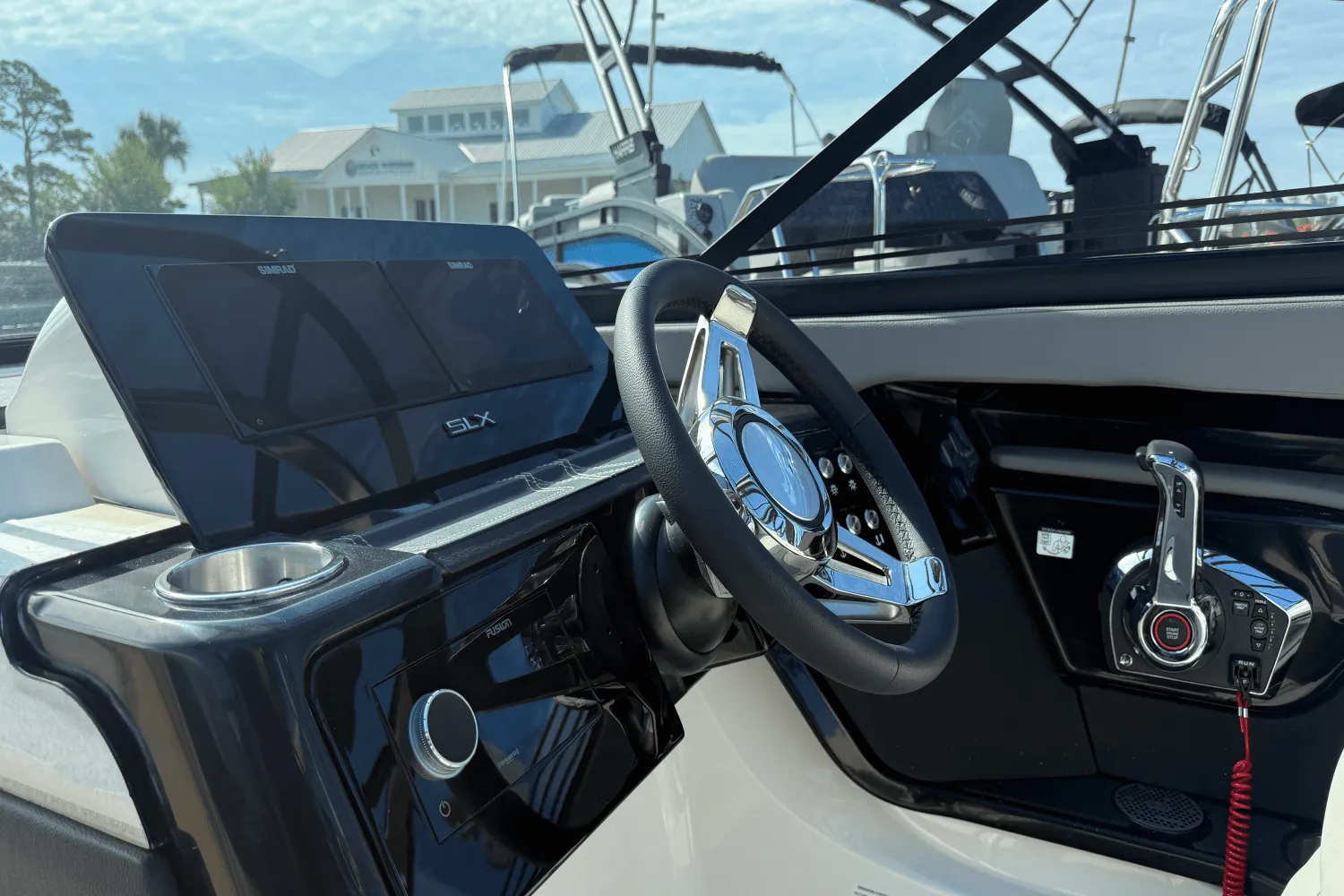 2026 Sea Ray SLX 260 Outboard Image Thumbnail #20