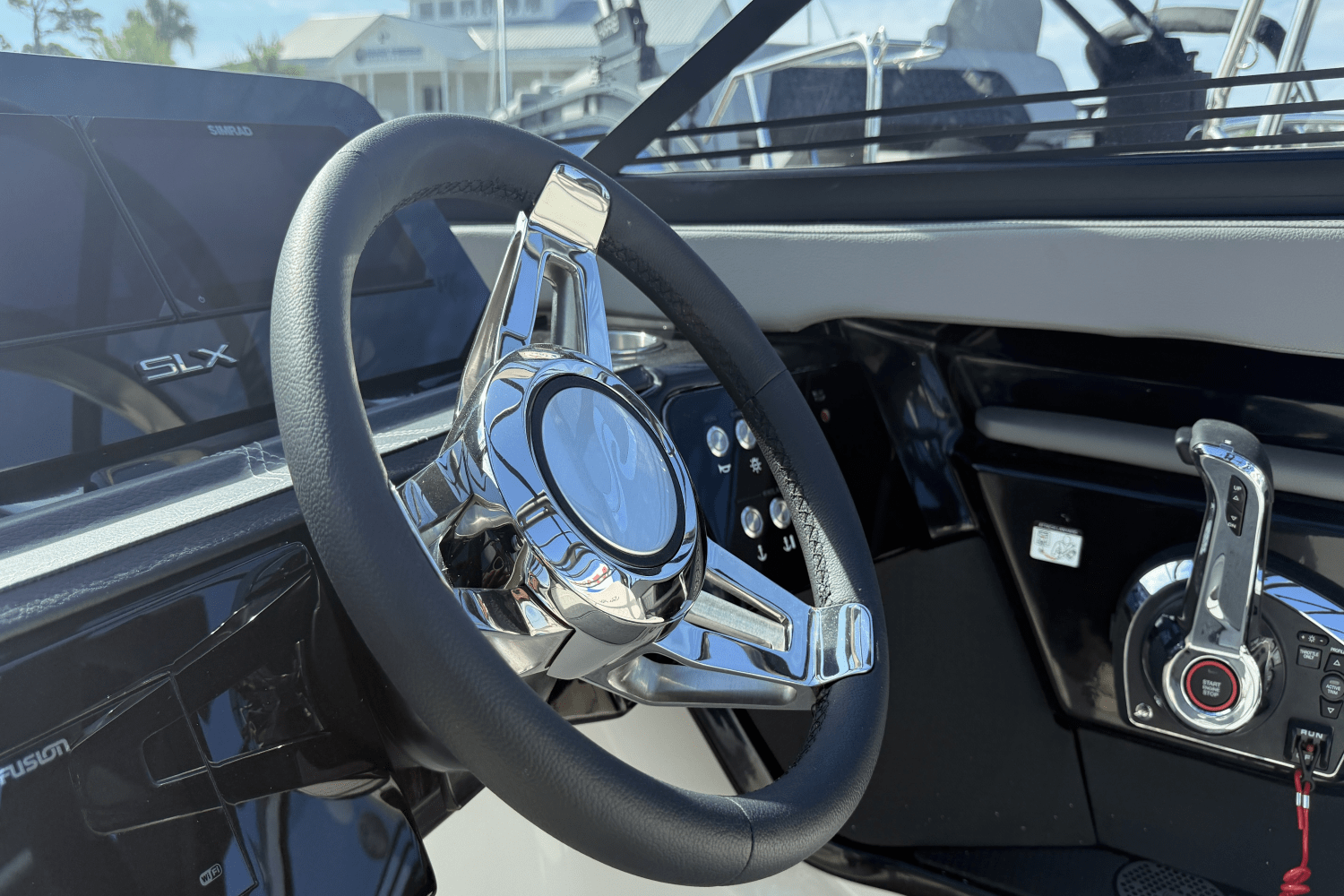 2026 Sea Ray SLX 260 Outboard Image Thumbnail #15