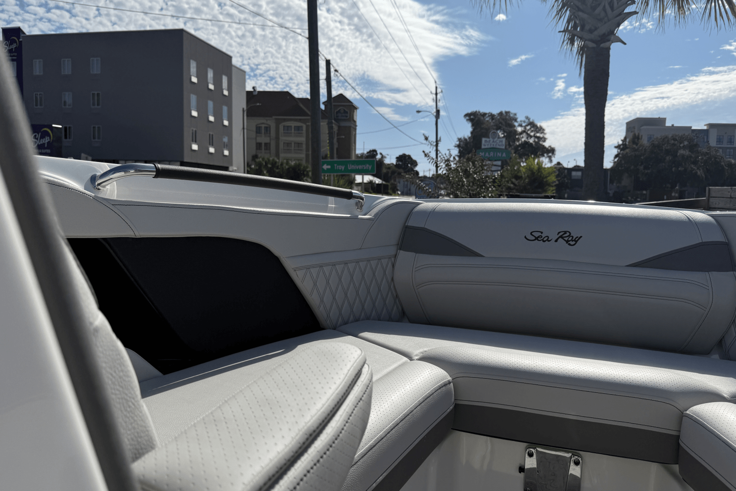 2026 Sea Ray SLX 260 Outboard Image Thumbnail #20