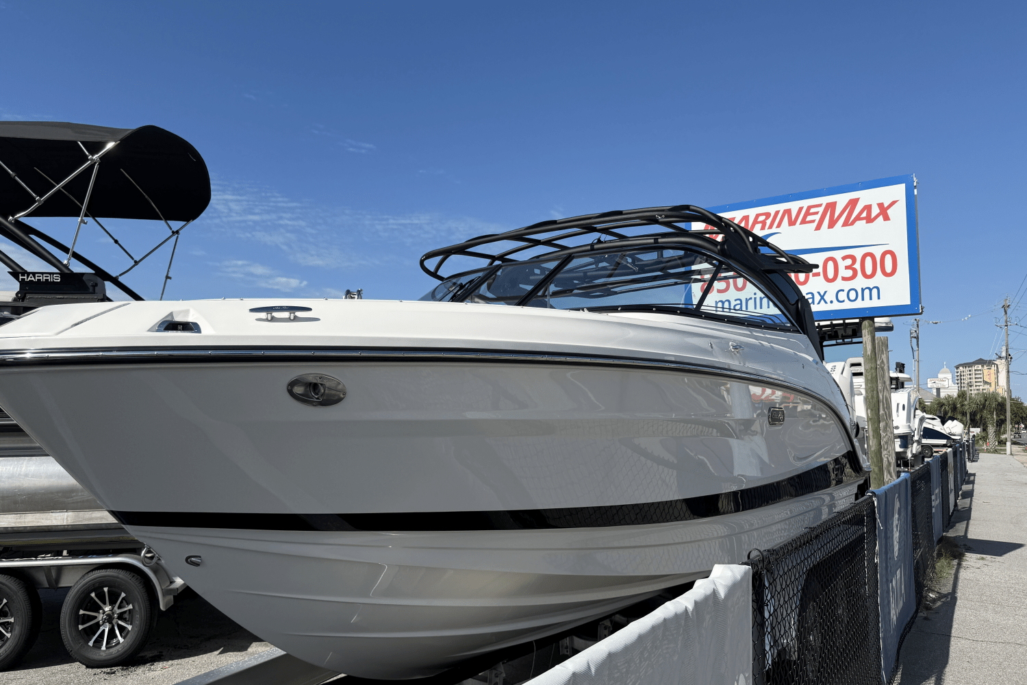 2026 Sea Ray SLX 260 Outboard Image Thumbnail #2