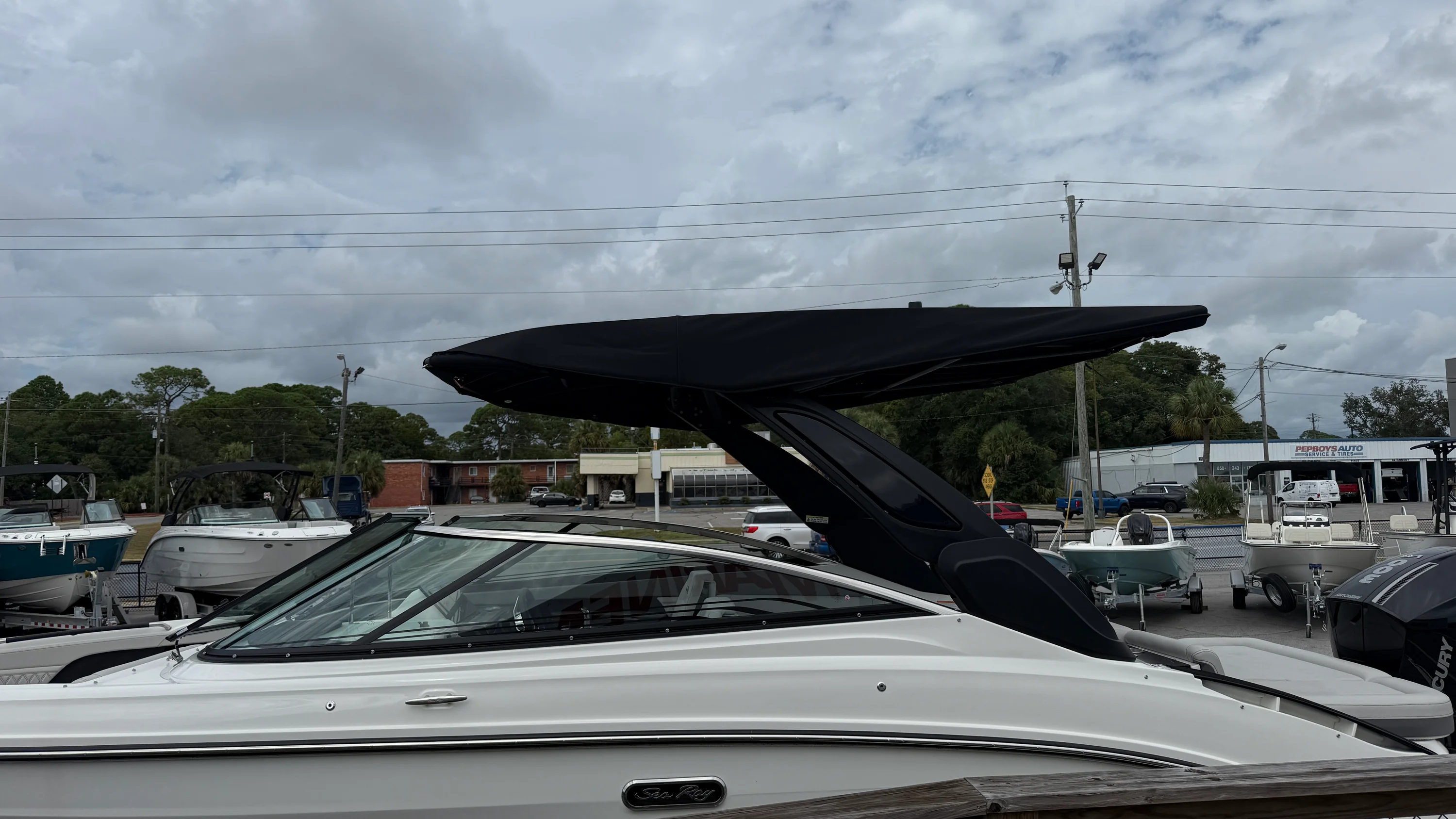 2026 Sea Ray SLX 260 Outboard Image Thumbnail #5