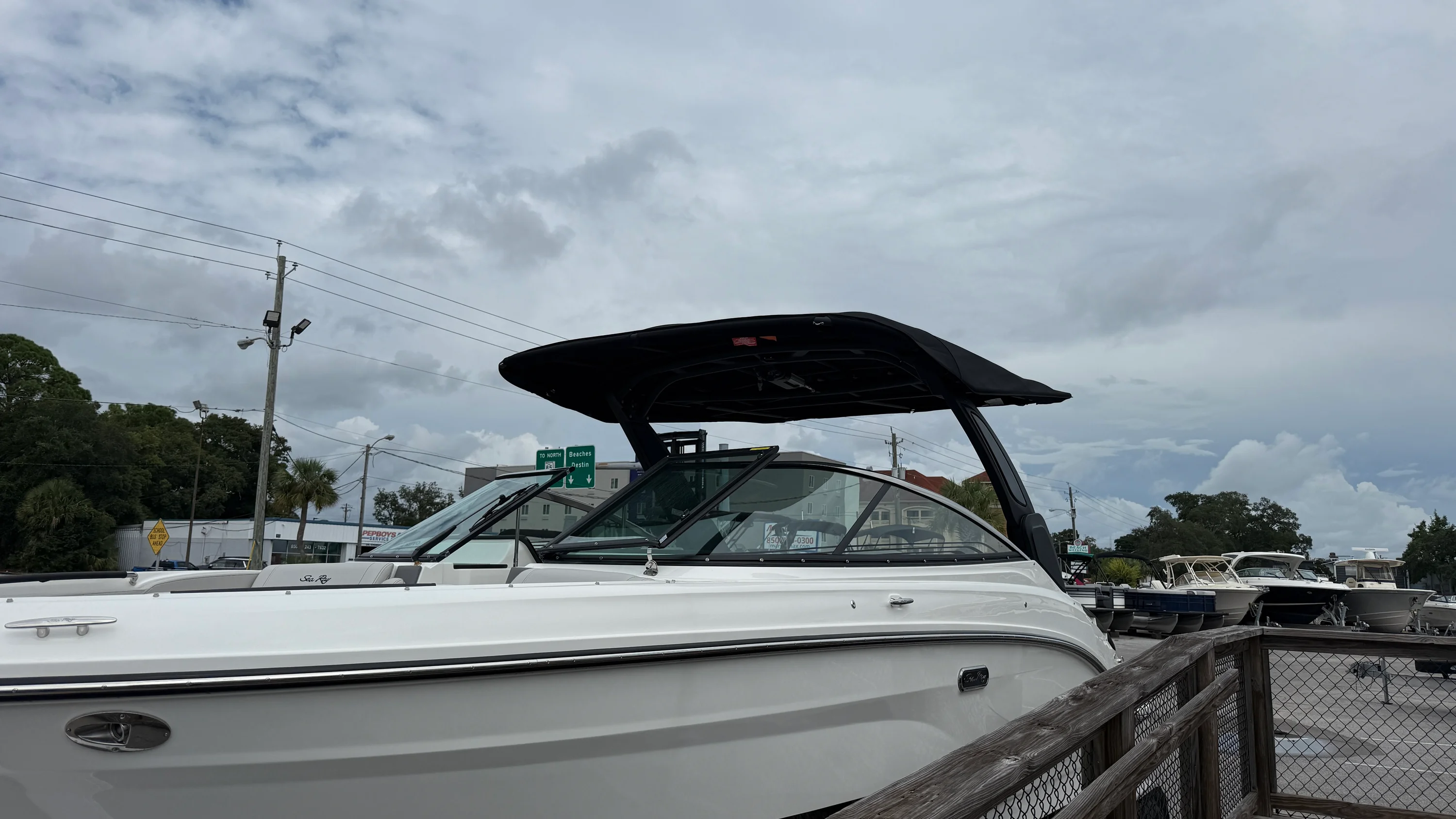 2026 Sea Ray SLX 260 Outboard Image Thumbnail #3