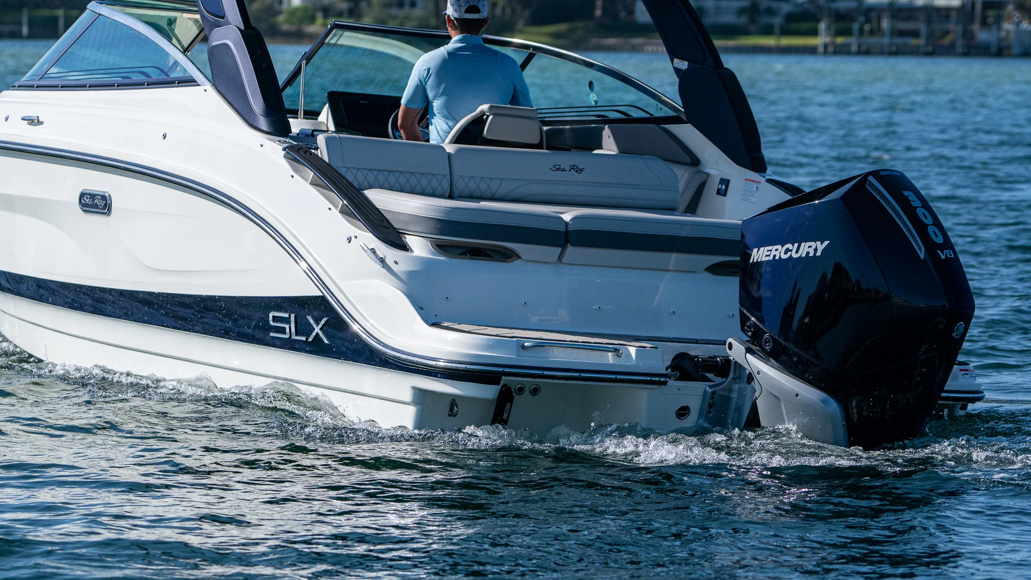 2026 Sea Ray SLX 260 Outboard Image Thumbnail #4