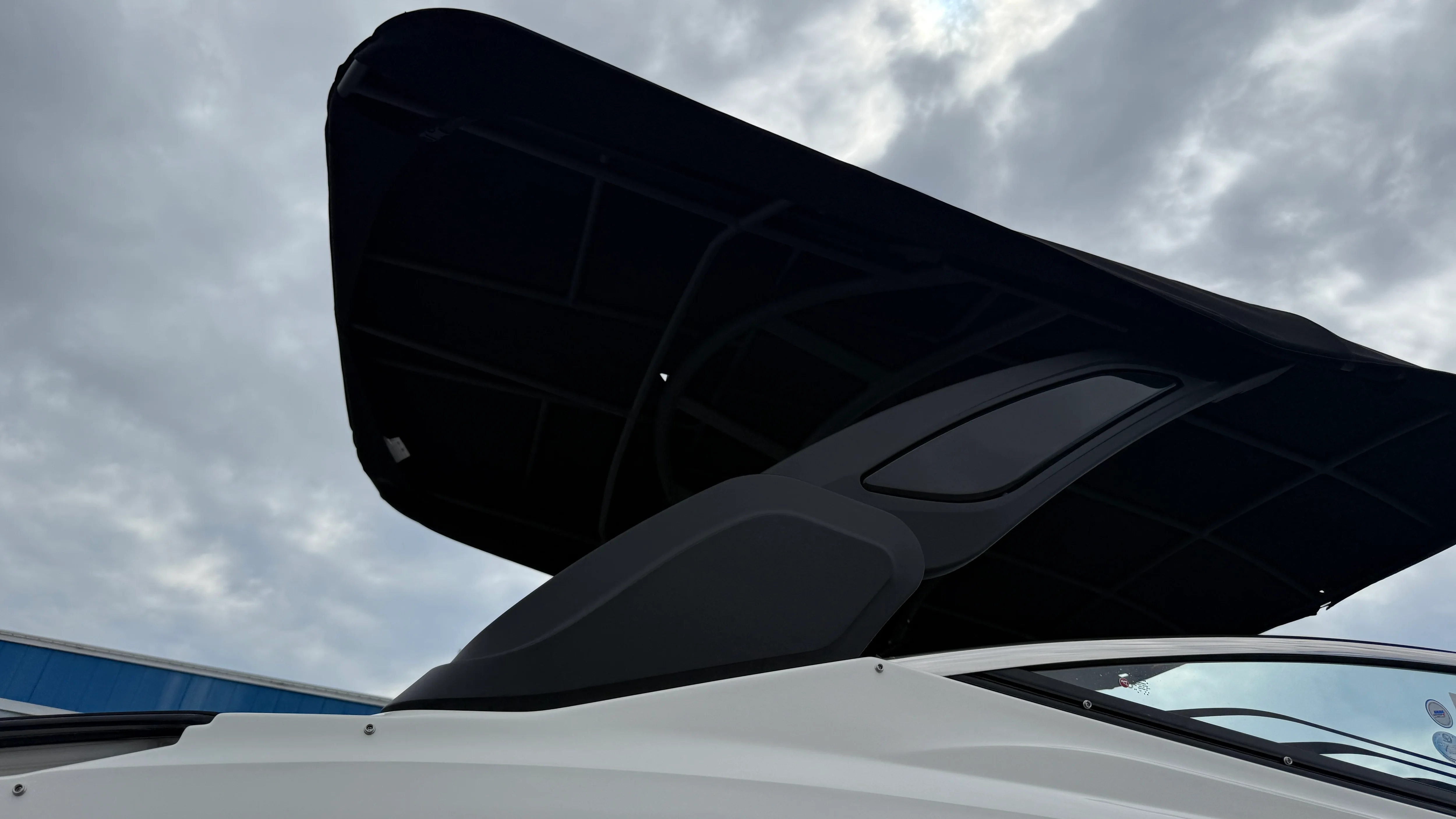 2026 Sea Ray SLX 260 Outboard Image Thumbnail #2