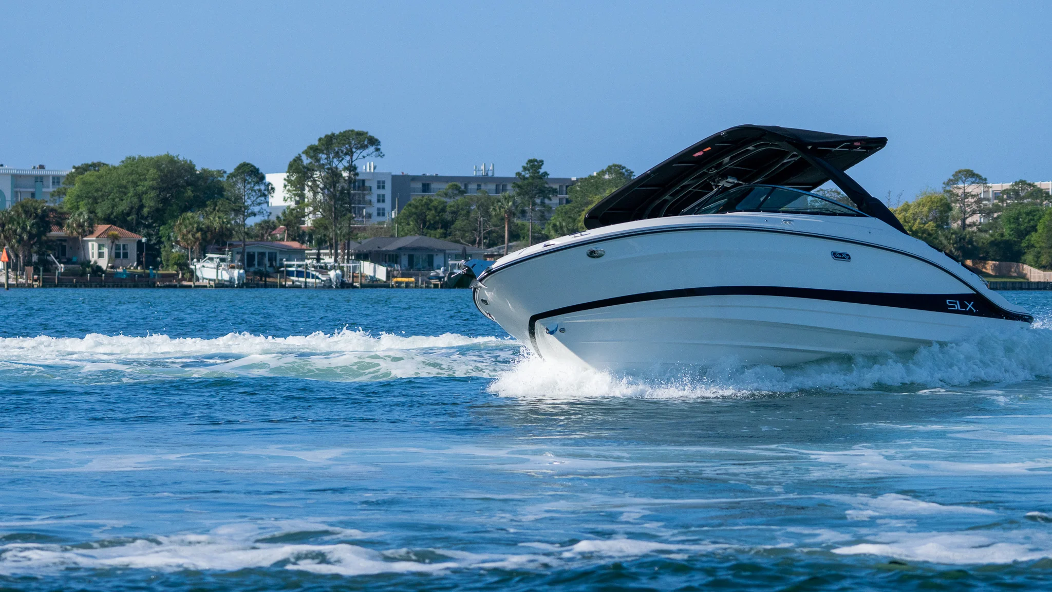 2026 Sea Ray SLX 260 Outboard Image Thumbnail #15