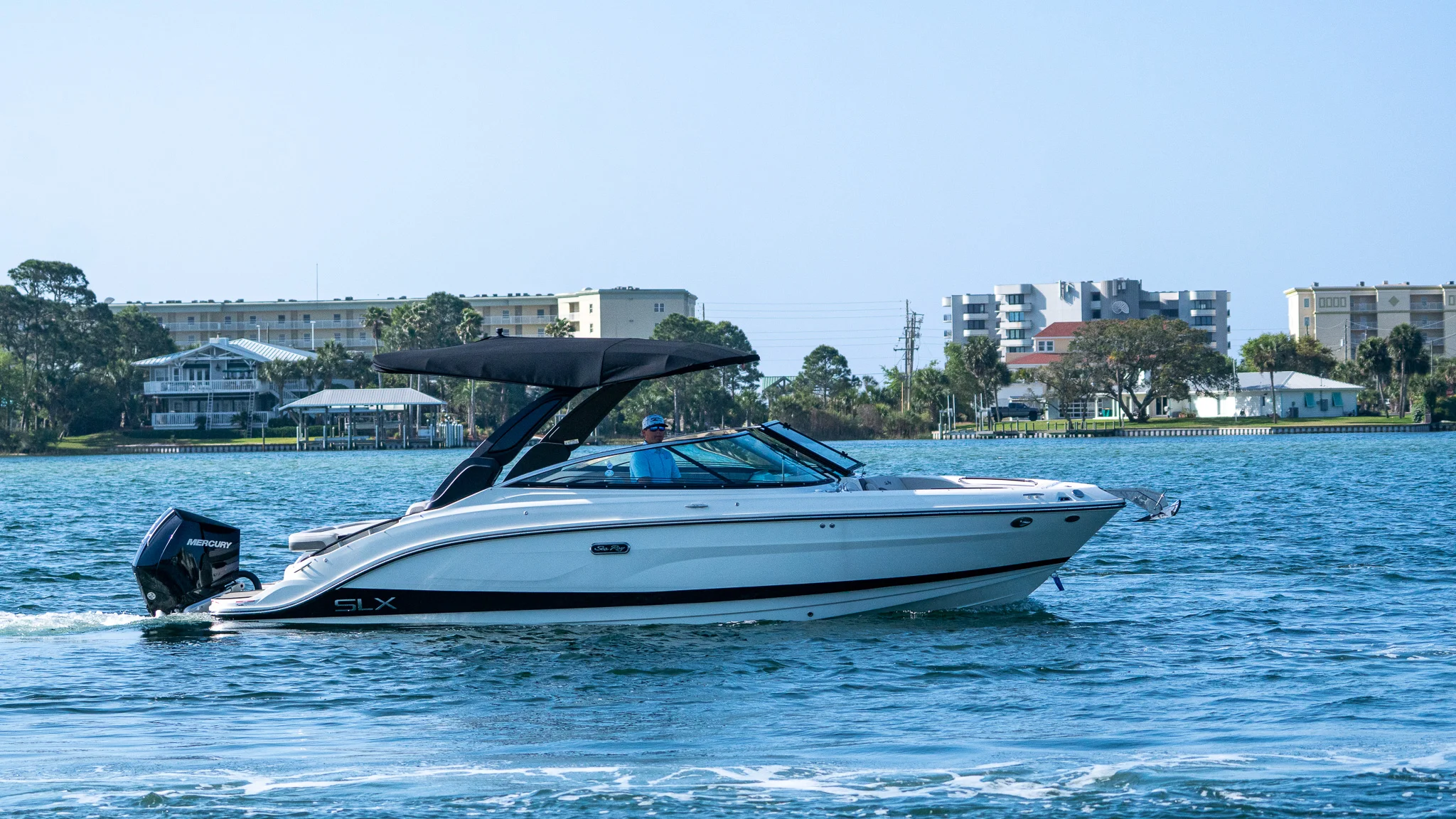 2026 Sea Ray SLX 260 Outboard Image Thumbnail #0