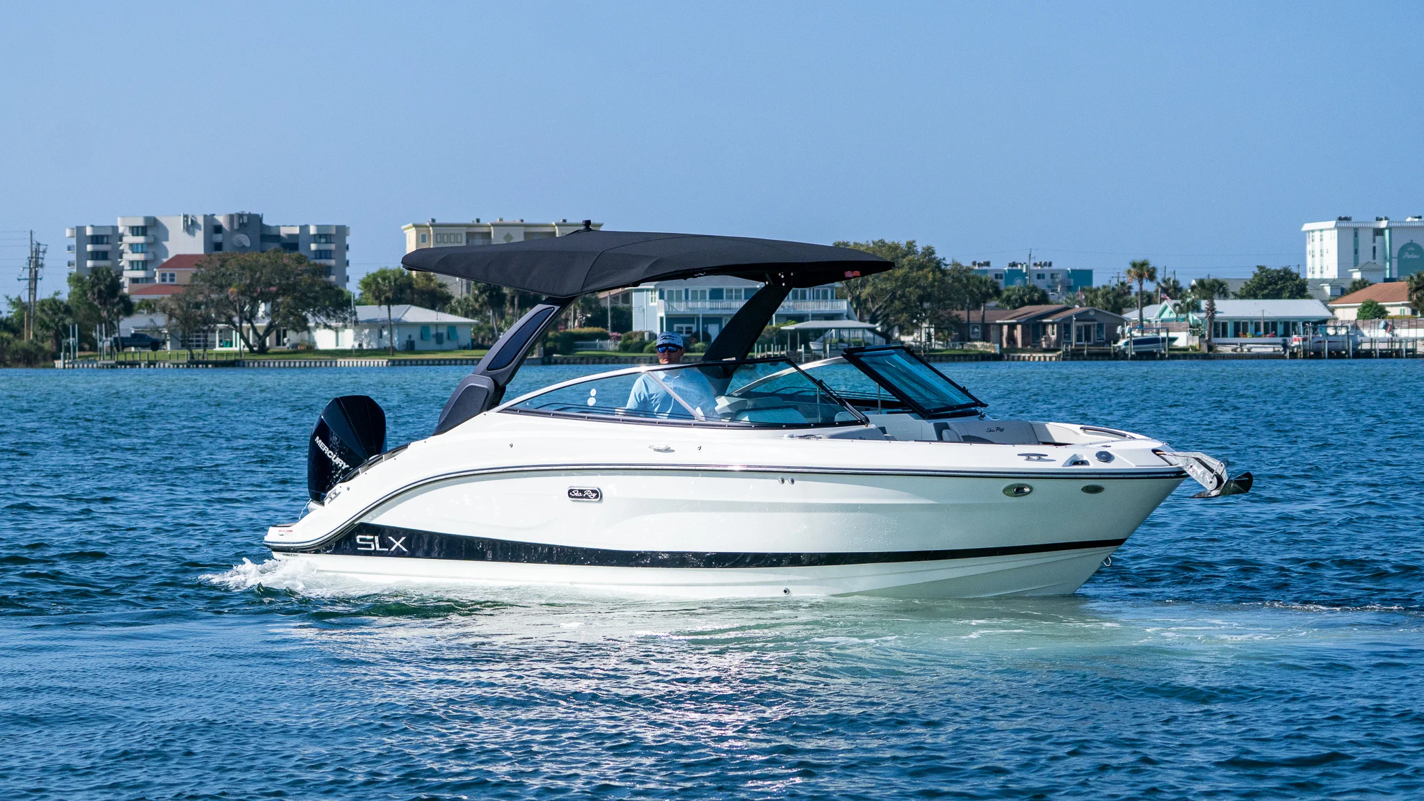 2026 Sea Ray SLX 260 Outboard Image Thumbnail #1