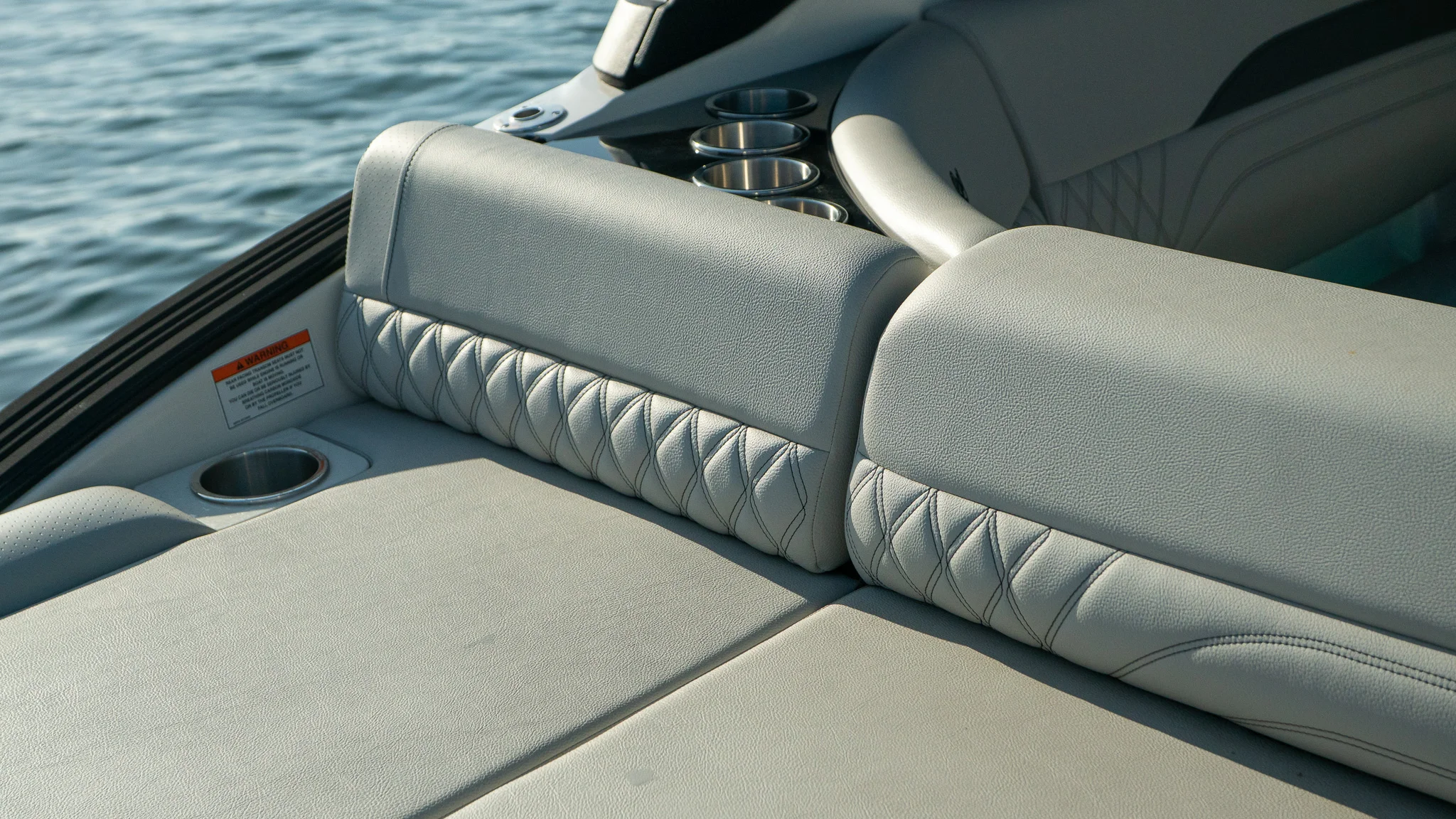 2026 Sea Ray SLX 260 Outboard Image Thumbnail #25