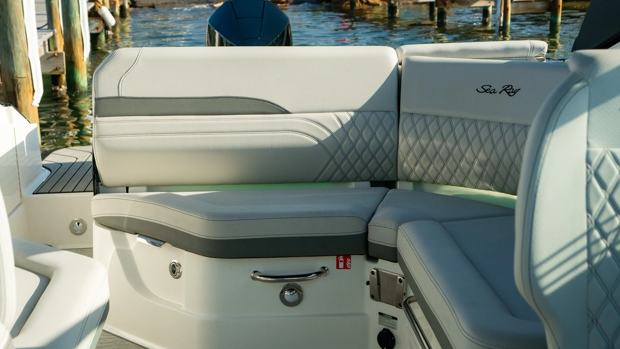 2026 Sea Ray SLX 260 Outboard Image Thumbnail #38