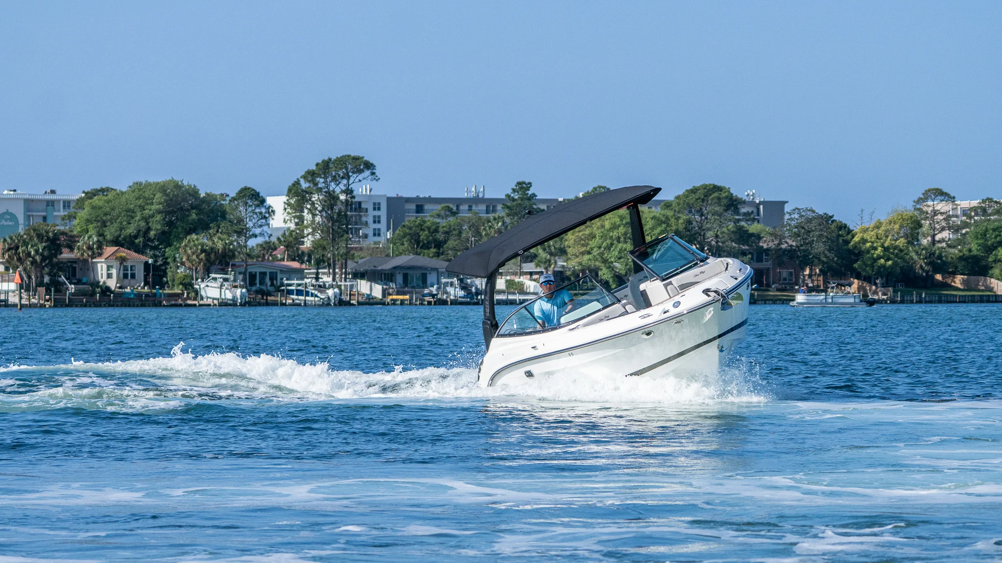 2026 Sea Ray SLX 260 Outboard Image Thumbnail #14