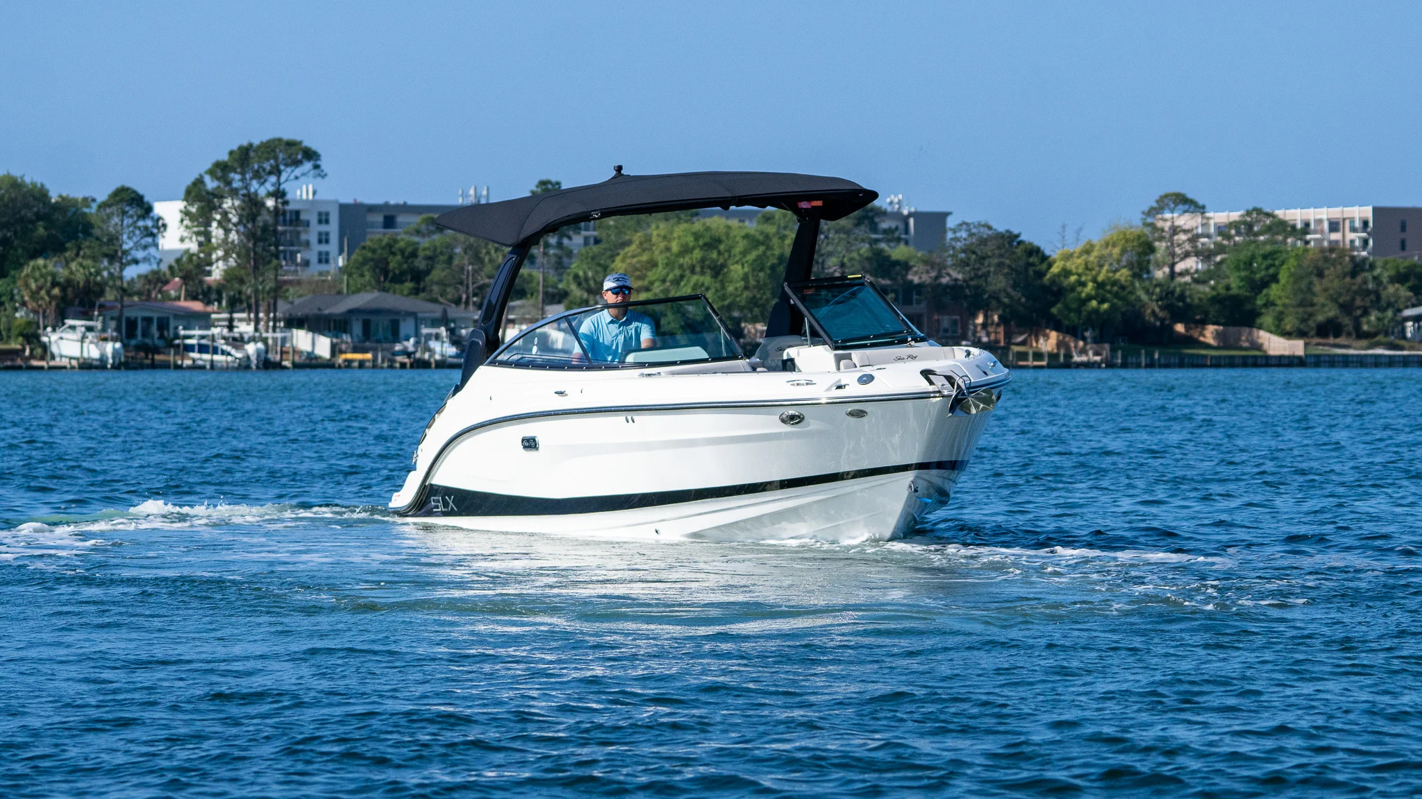 2026 Sea Ray SLX 260 Outboard Image Thumbnail #10