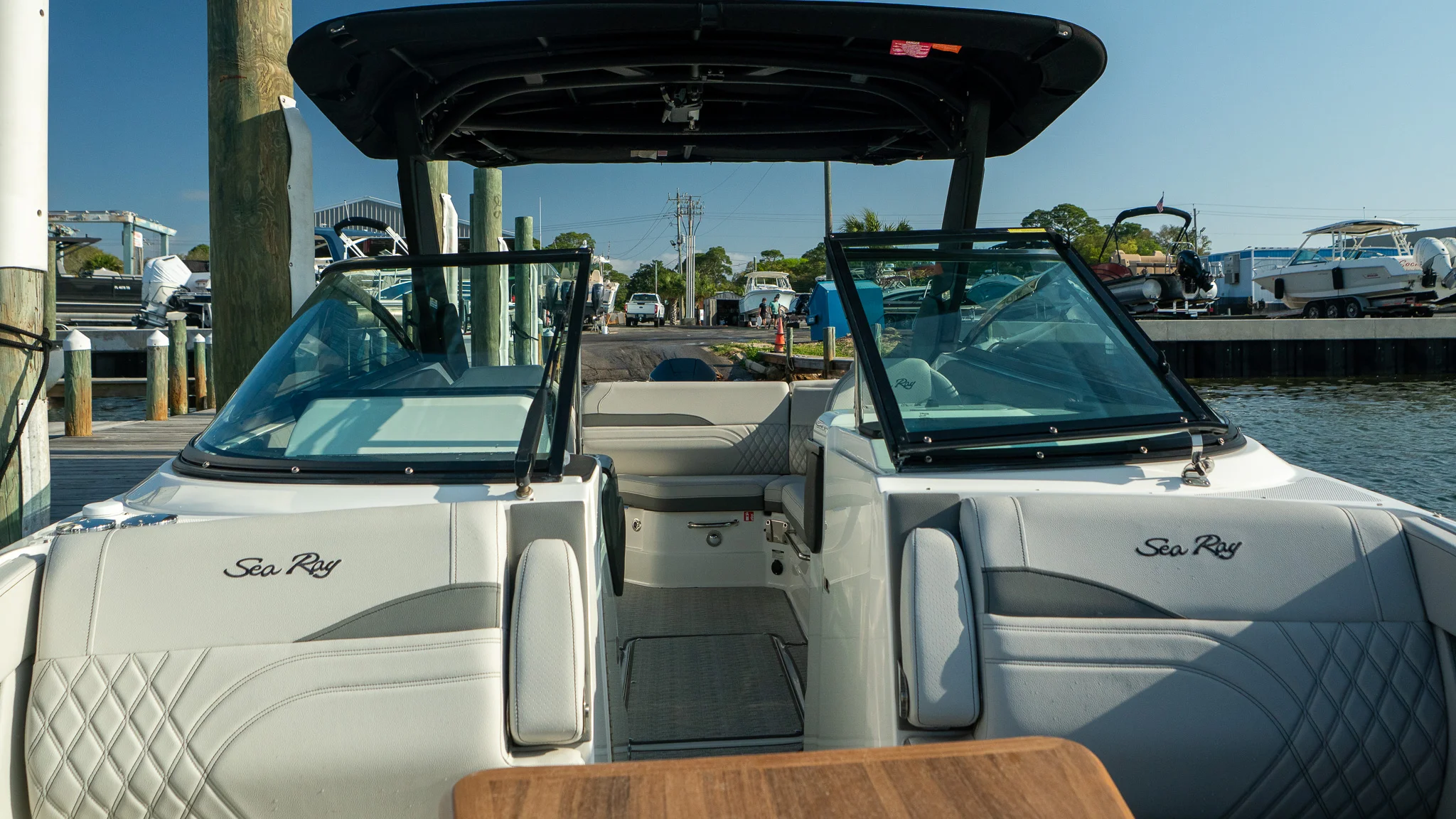 2026 Sea Ray SLX 260 Outboard Image Thumbnail #43