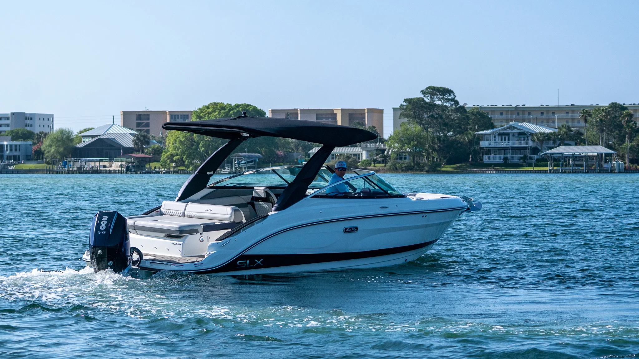 2026 Sea Ray SLX 260 Outboard Image Thumbnail #7