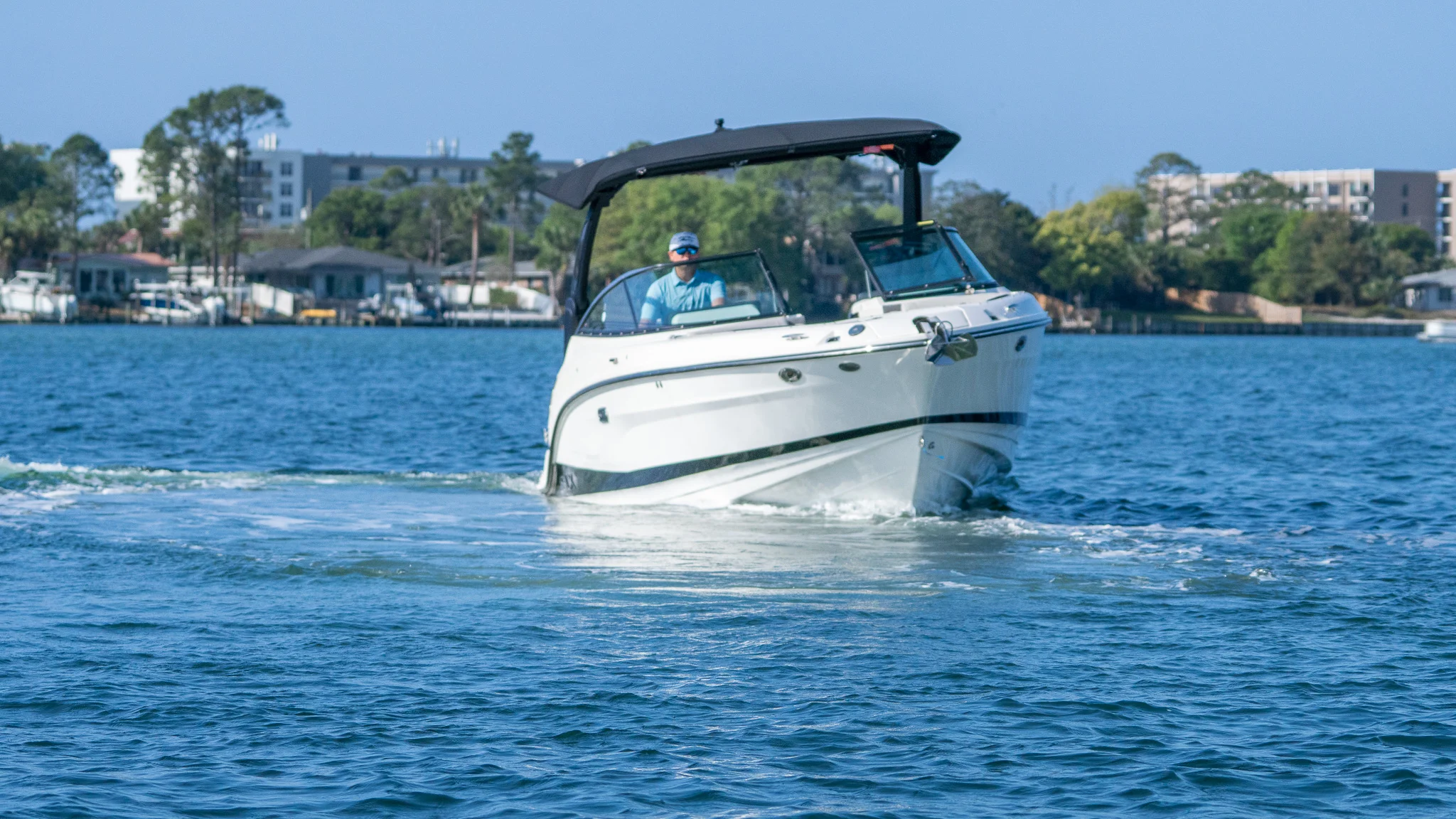 2026 Sea Ray SLX 260 Outboard Image Thumbnail #11