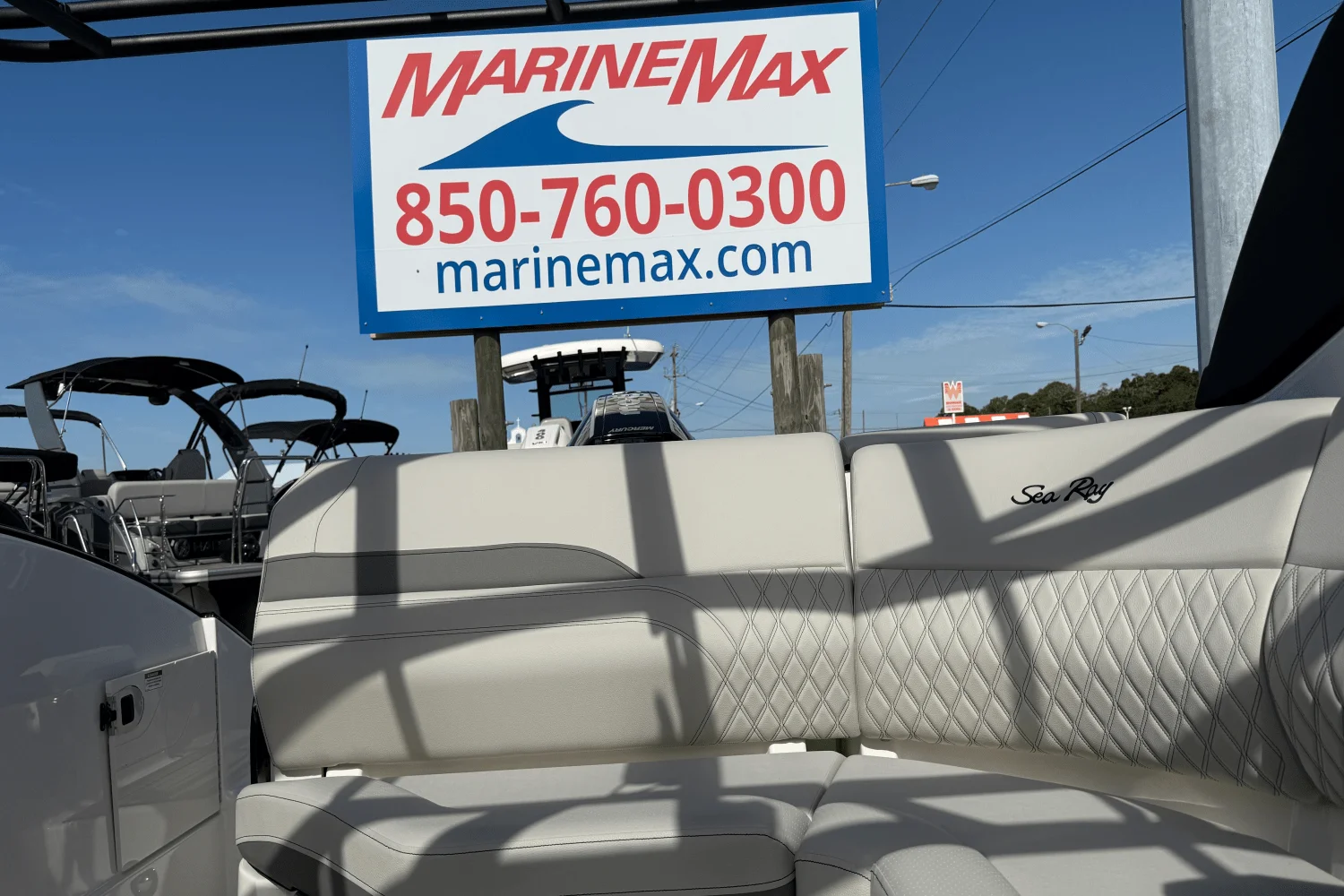 2026 Sea Ray SLX 260 Outboard Image Thumbnail #14