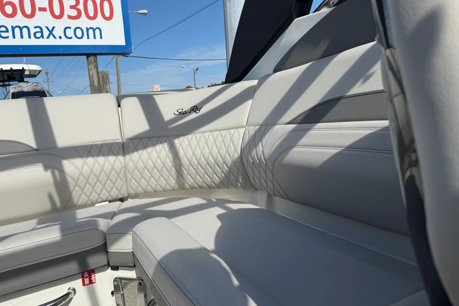 2026 Sea Ray SLX 260 Outboard Image Thumbnail #15