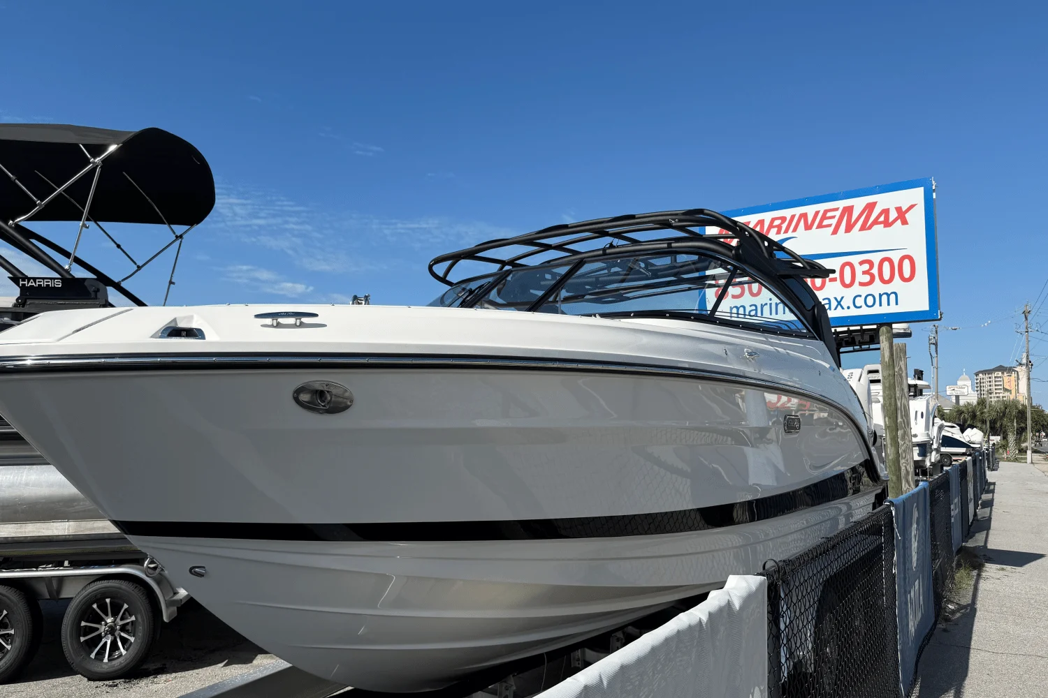 2026 Sea Ray SLX 260 Outboard Image Thumbnail #8