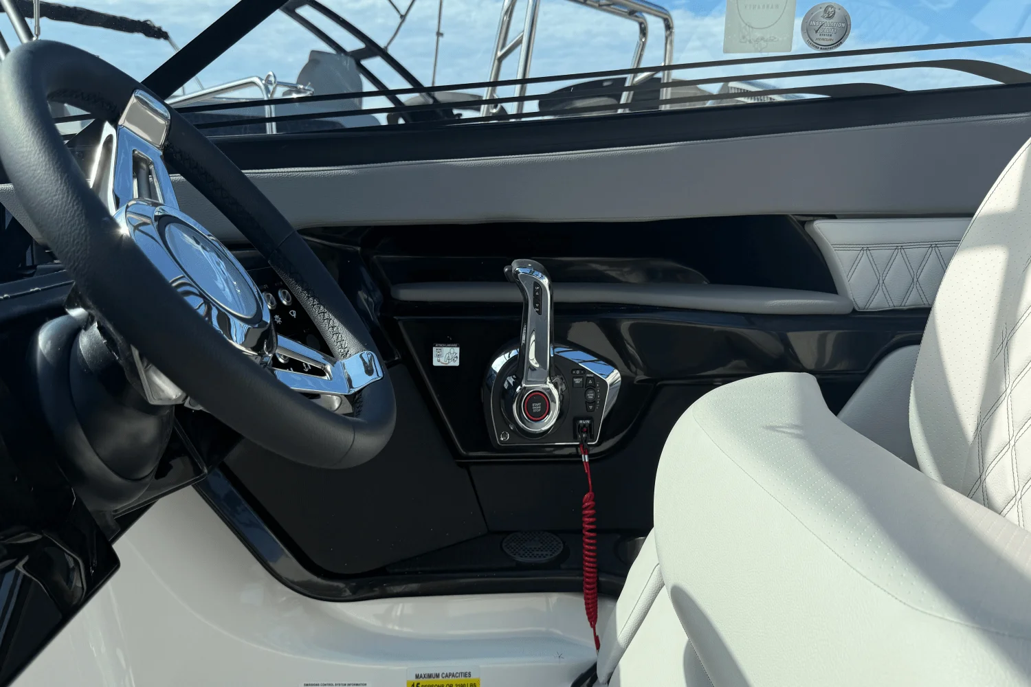 2026 Sea Ray SLX 260 Outboard Image Thumbnail #19