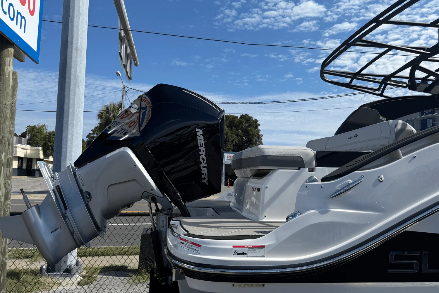 2026 Sea Ray SLX 260 Outboard Image Thumbnail #29