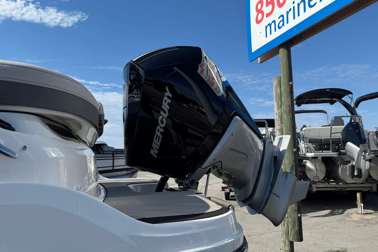 2026 Sea Ray SLX 260 Outboard Image Thumbnail #10