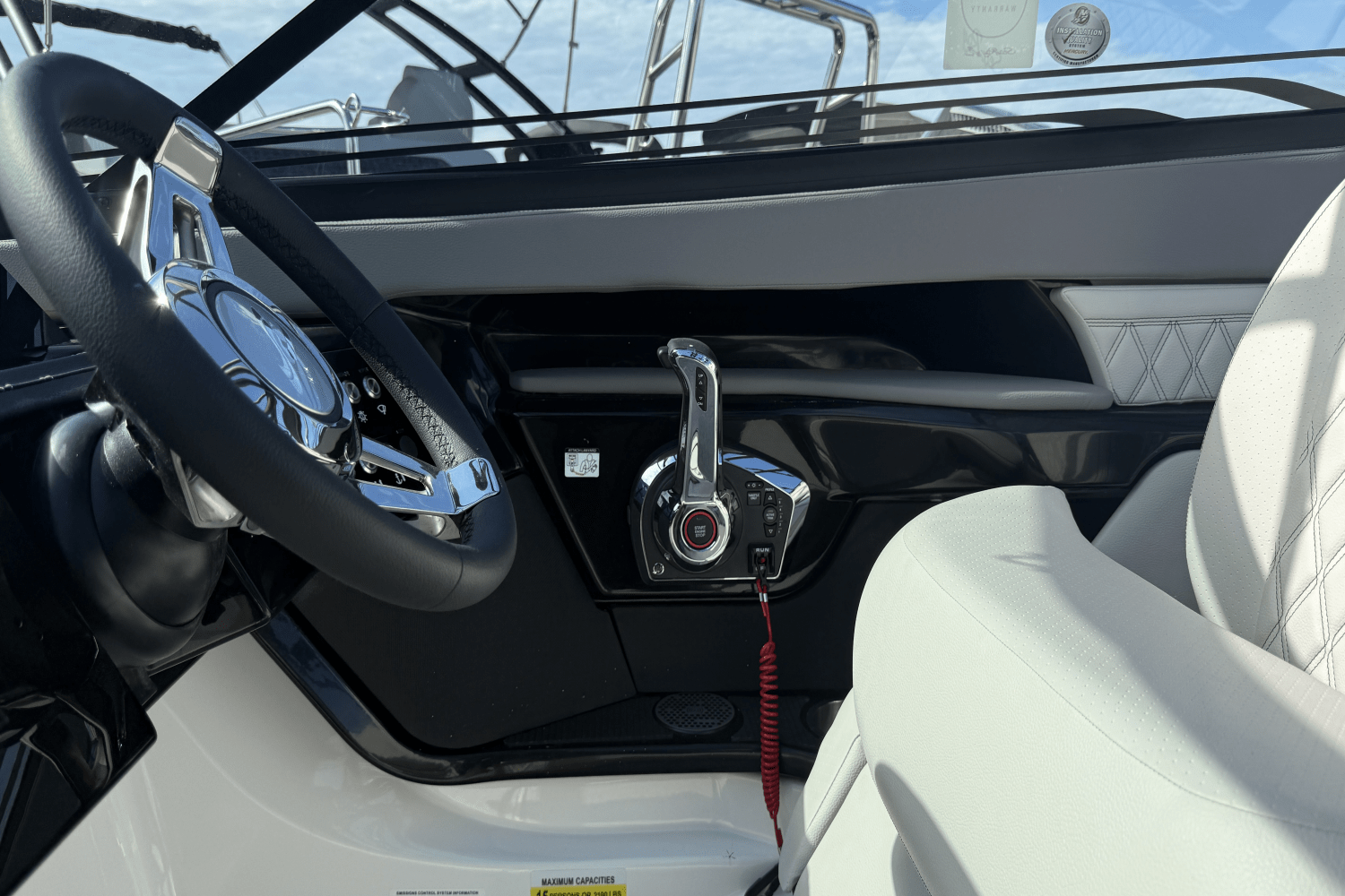 2026 Sea Ray SLX 260 Outboard Image Thumbnail #13